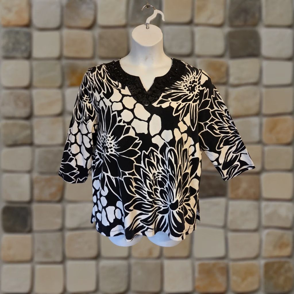 Vintage Alfred Dunner Woman White Black Floral Print Beaded Trim Top 1X Size XL / US 12-14 / IT 48-50 - 1 Thumbnail