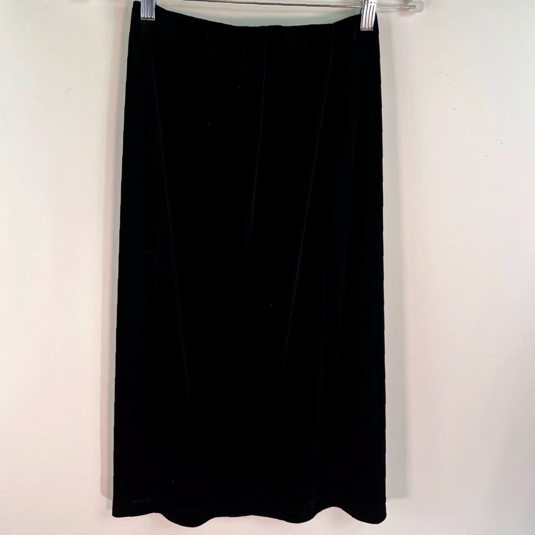 Vintage VINTAGE Dress Barn Velour Maxi Skirt Womens S Black 70s 80s Dress Barn Velour Maxi Skirt Womens S Black Vintage 70's 80's Size 28" / US 6 / IT 42 - 4 Thumbnail