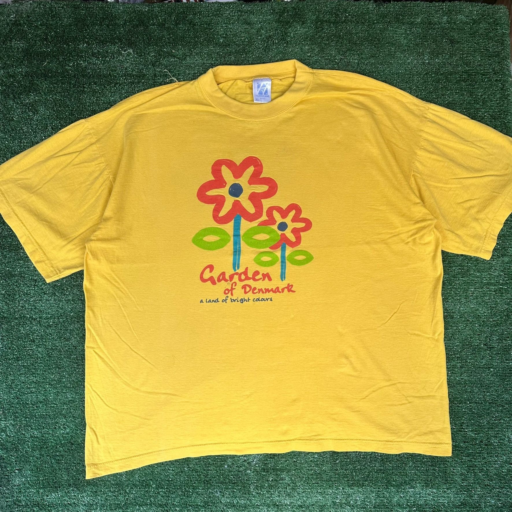 Vintage Vintage 90s Garden of Denmark Flowers T-Shirt Yellow XL Boxy Size US XL / EU 56 / 4 - 1 Thumbnail