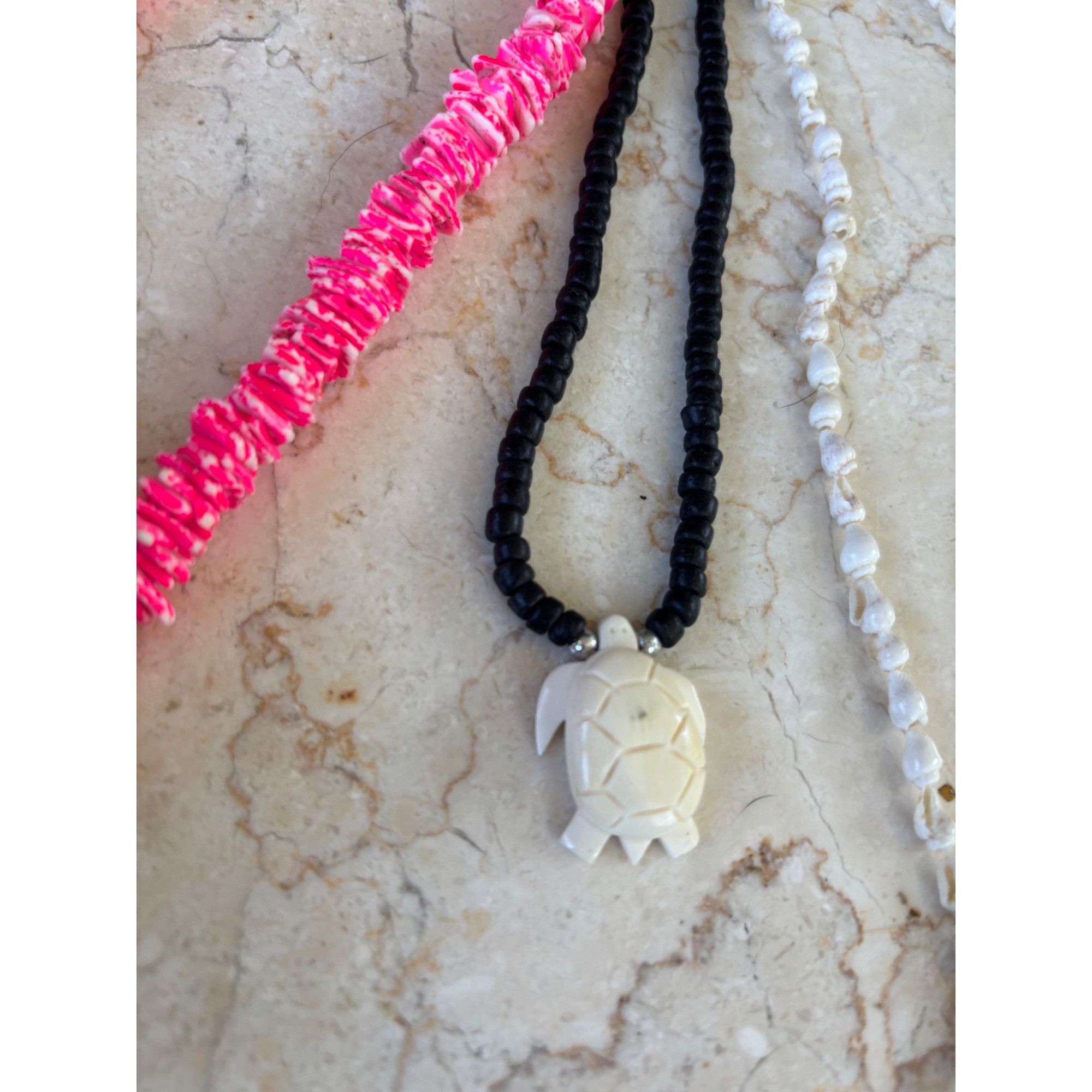 Other Black Beaded Necklace With White Turtle Pendant Pink Shell N Size ONE SIZE - 2 Thumbnail