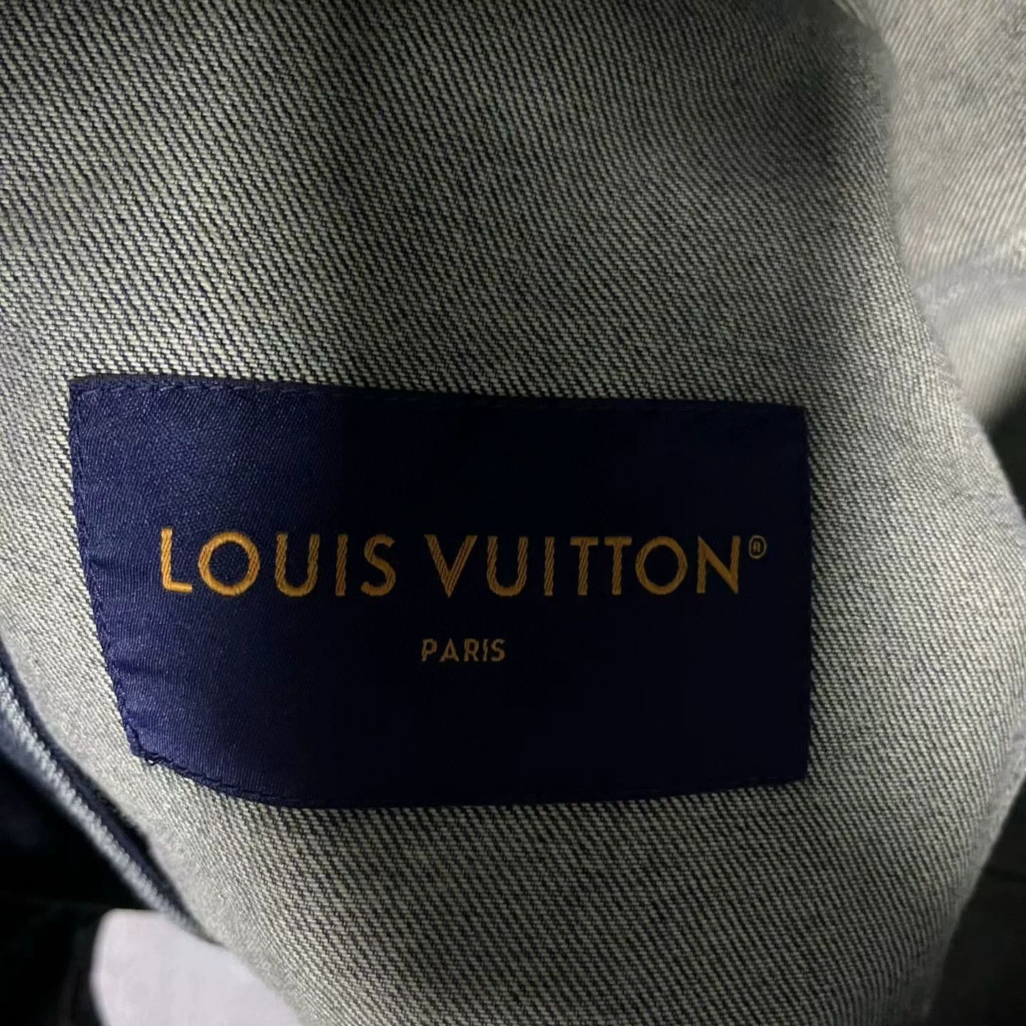 Louis Vuitton Louis Vuitton Navy Logo Embossed Denim Jacket Size US L / EU 52-54 / 3 - 2 Thumbnail