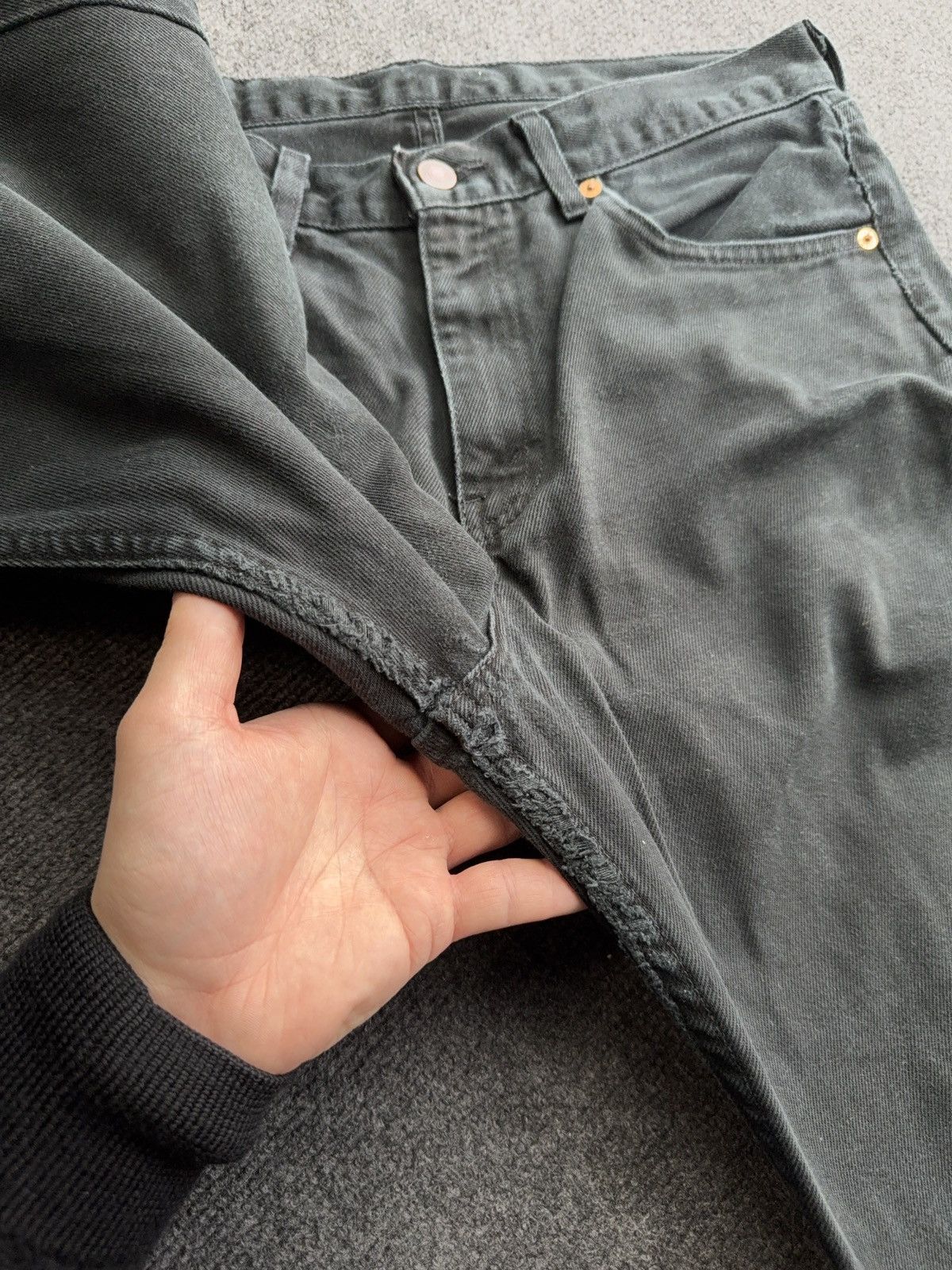 Levi's Vintage Clothing 90s Levis 751 USA Black Faded Distressed Denim Jeans Vintage Size US 33 - 20 Thumbnail