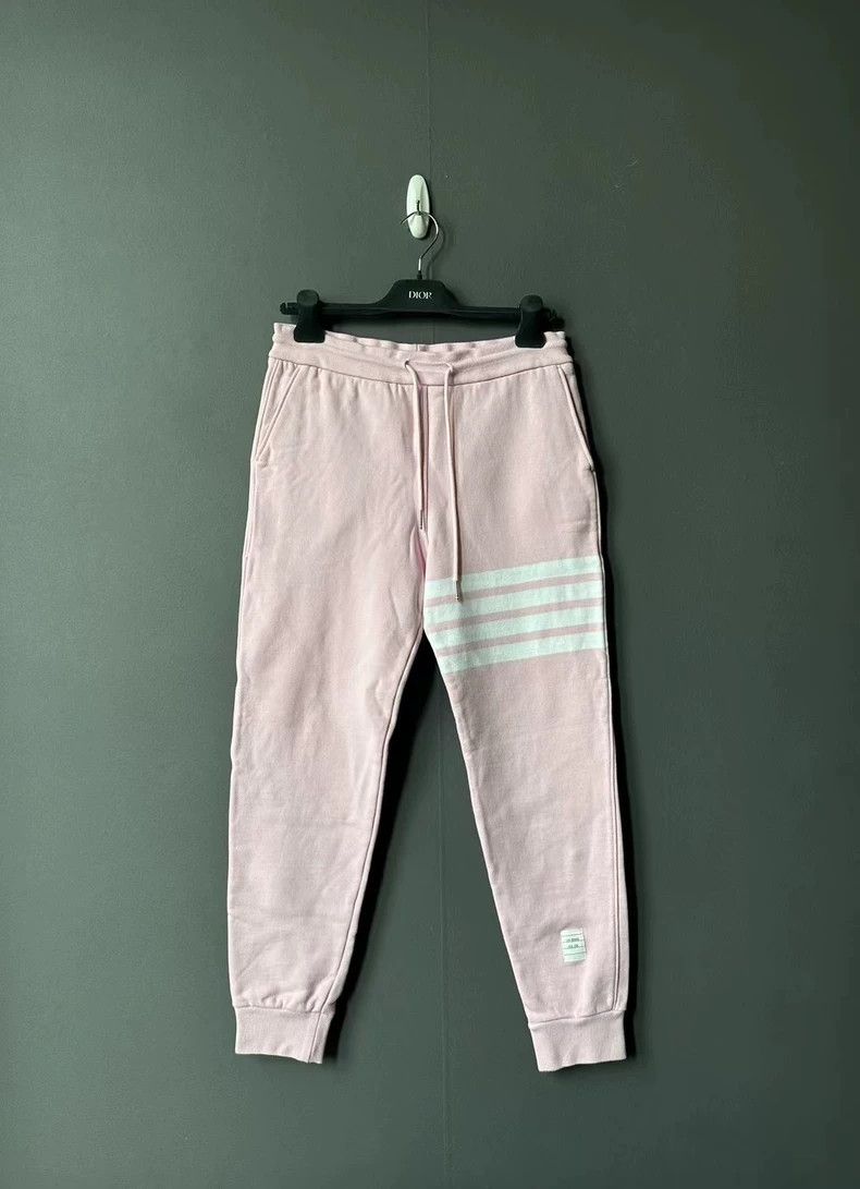 Thom Browne Thom browne Pink knitted sweatpants 2503-Nextarrow Size 27" / US 4 / IT 40 - 1 Thumbnail