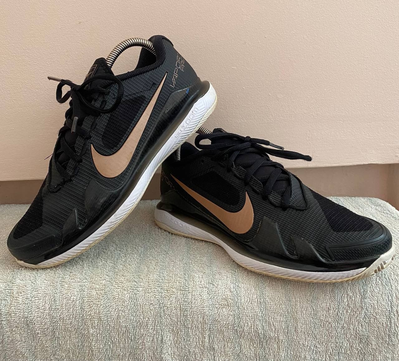 Nike × Vintage 🔥 Nike Court Air Zoom Vapor Pro Black Metallic Red Bronze W Size US 6 / EU 39 - 1 Thumbnail