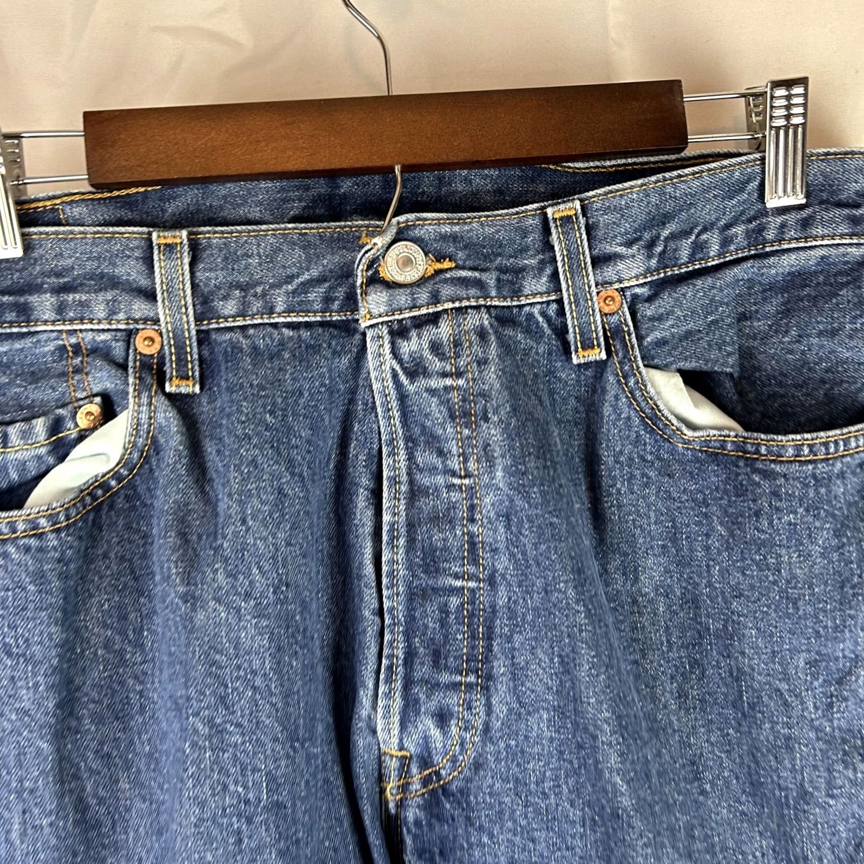 Levi's VINTAGE Levi's 501 Jeans Mens 36x30 Blue Button Fly Straight Leg Denim Size US 36 / EU 52 - 4 Thumbnail
