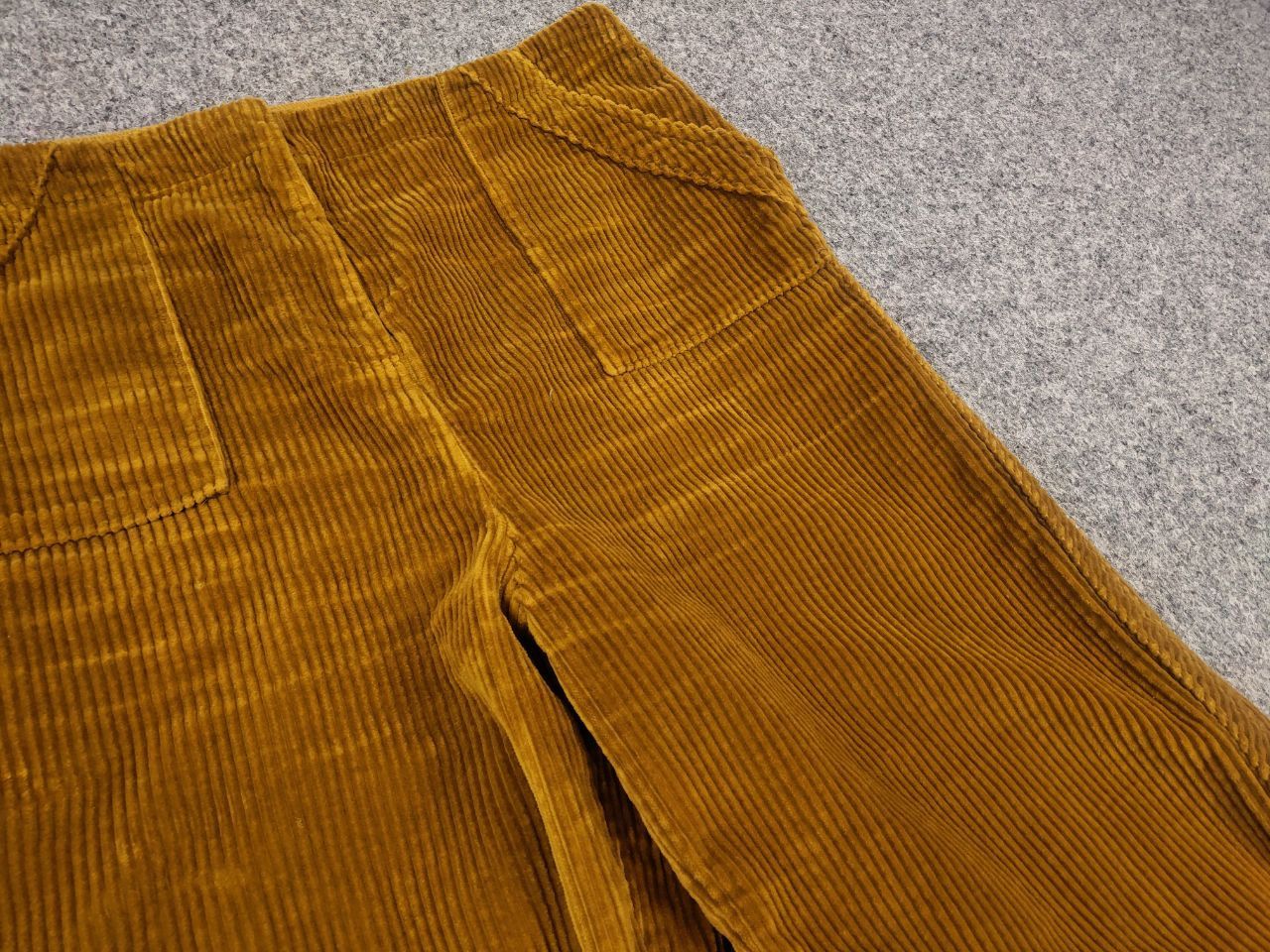 Burberry Burberry Yellow Corduroy Trousers Patch Pockets Baggy Pants Size 30" / US 8 / IT 44 - 8 Thumbnail