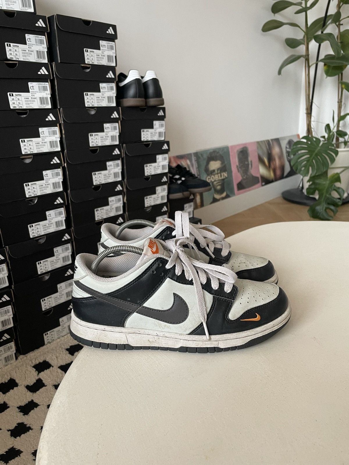 Nike 6Y (GS) Nike Dunk Low Mini Swoosh Sneakers Streetwear Hype Size US 6 / EU 39 - 3 Thumbnail