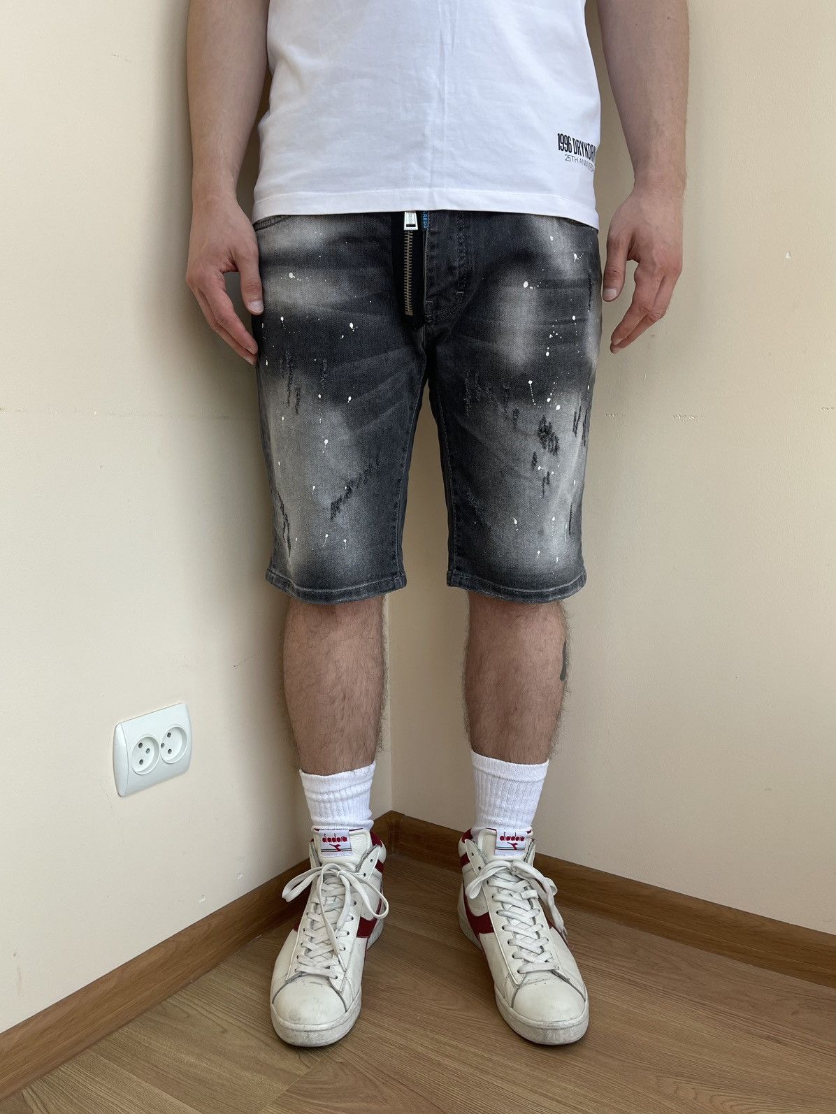 Dsquared2 Dsquared2 Distressed Washed Denim Paint-Splattered Shorts 50 Size US 34 / EU 50 - 3 Thumbnail