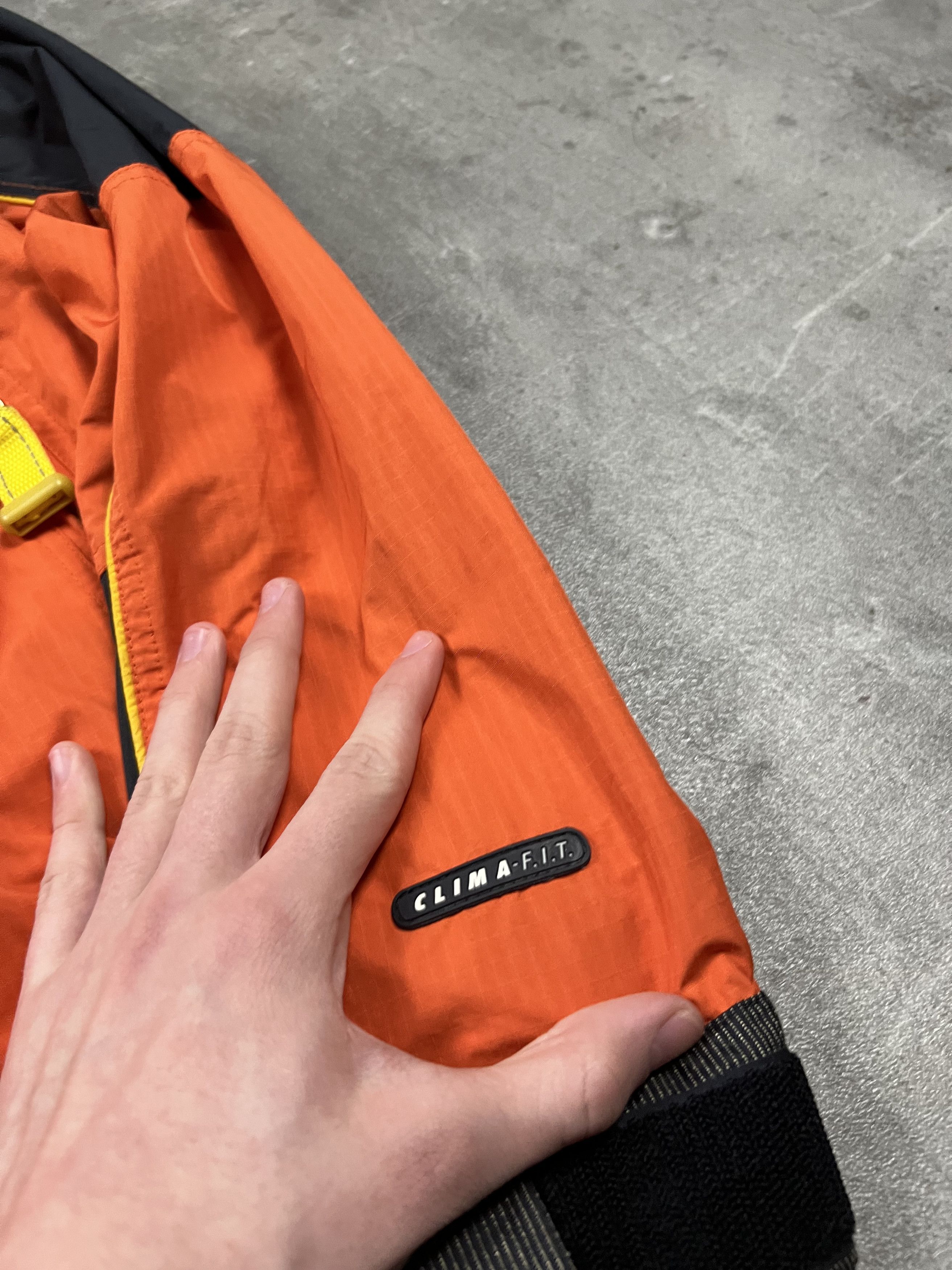 Nike ACG nike acg jacket (in bagpack) size M mens original Size US M / EU 48-50 / 2 - 5 Thumbnail