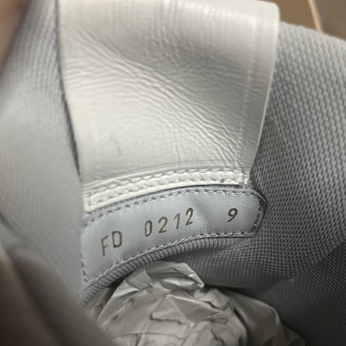 Louis Vuitton white LV trainers Size US 11 / EU 44 - 7 Thumbnail