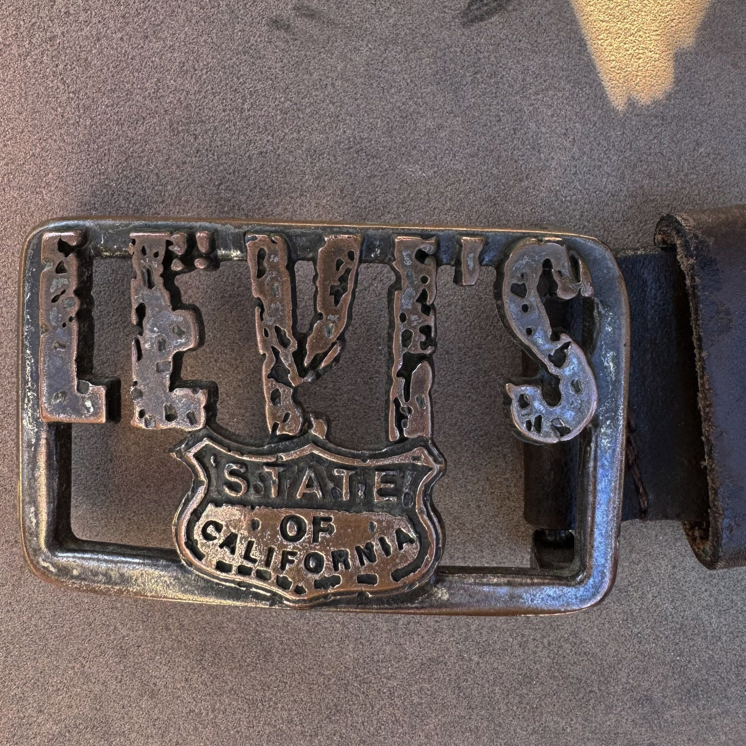 Genuine Leather × Levi's × Vintage Vintage Levi's Red Tab Metal Buckle Brown Leather Belt Size 36 - 2 Thumbnail