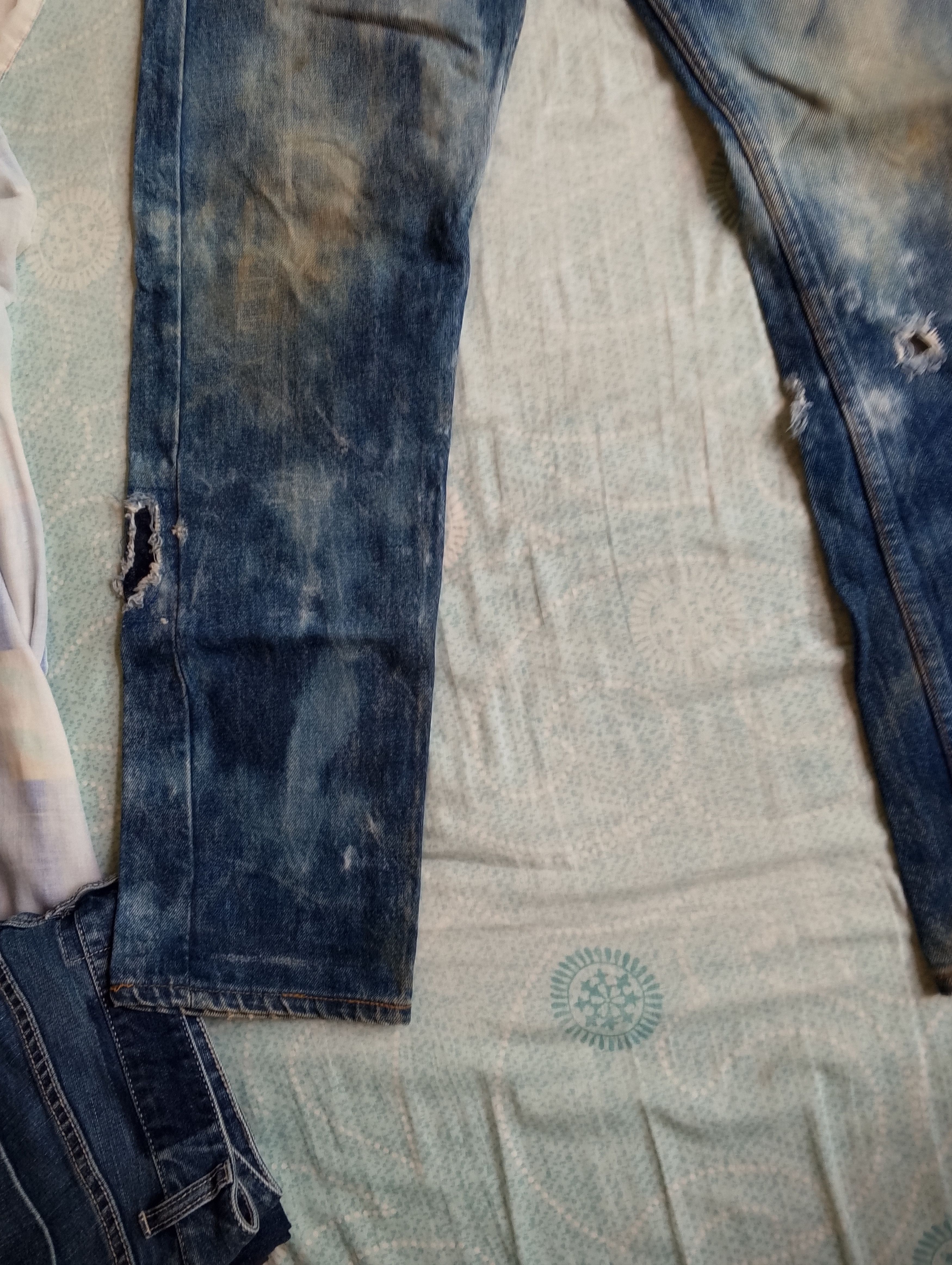 Levi's Vintage Clothing Vintage Thrashed Distressed Levi’s 501 Jeans Size US 31 - 6 Thumbnail