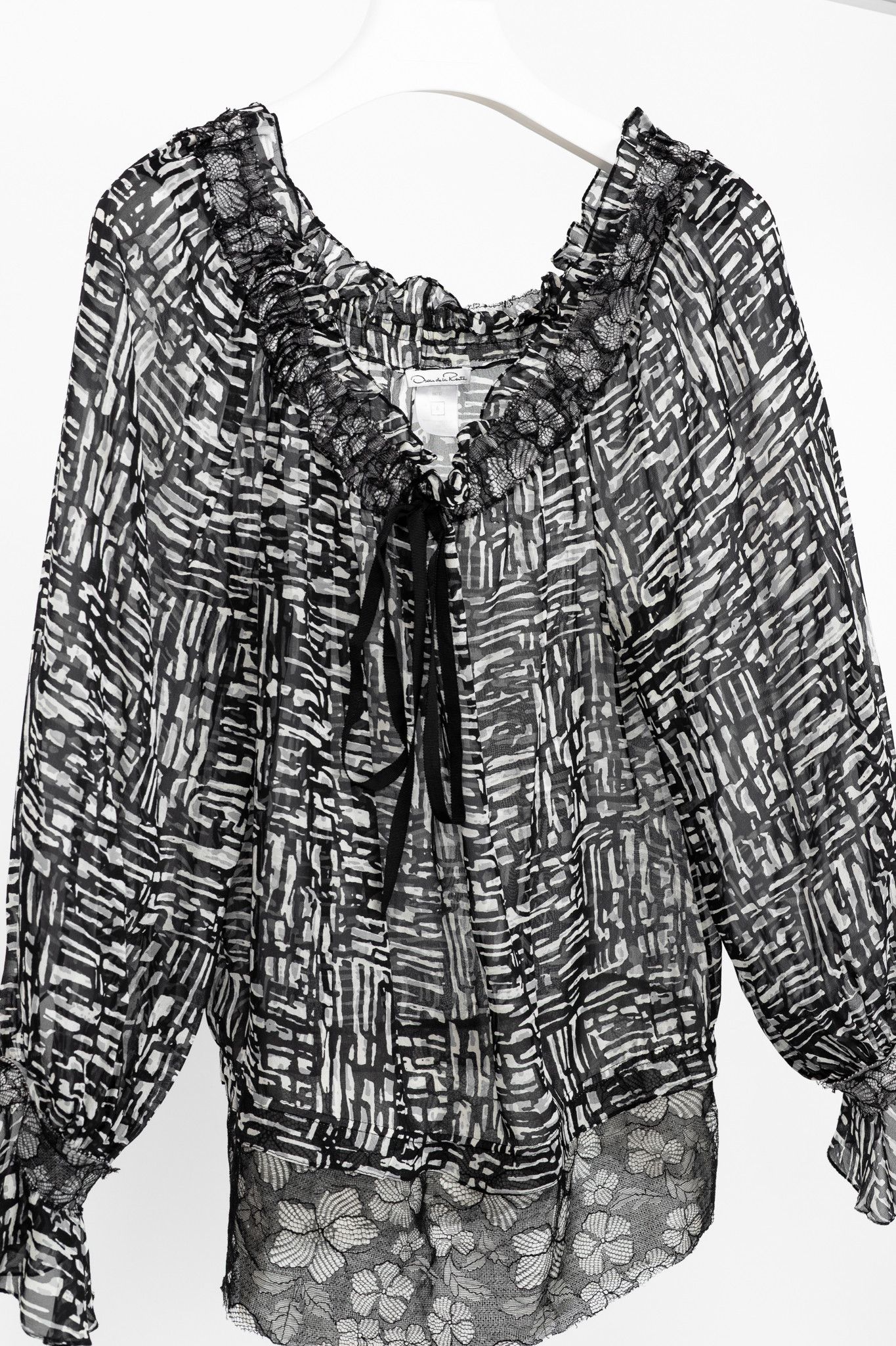 Oscar De La Renta Oscar de la Renta AW10 Abstract Silk Lace Tie-Neck Blouse Size S / US 4 / IT 40 - 3 Thumbnail