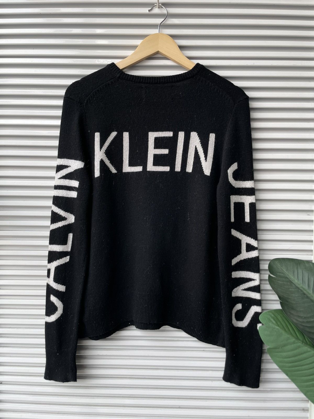 Calvin Klein Calvin Klein Jeans Knit Sweatshirt Size M / US 6-8 / IT 42-44 - 1 Thumbnail