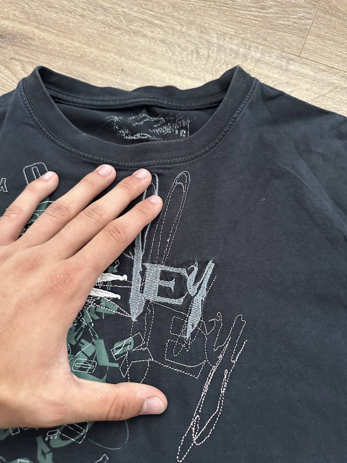Oakley 🔥VINTAGE OAKLEY EMBROIDERED LOGO FADED T-SHIRT🔥 Size US M / EU 48-50 / 2 - 4 Thumbnail
