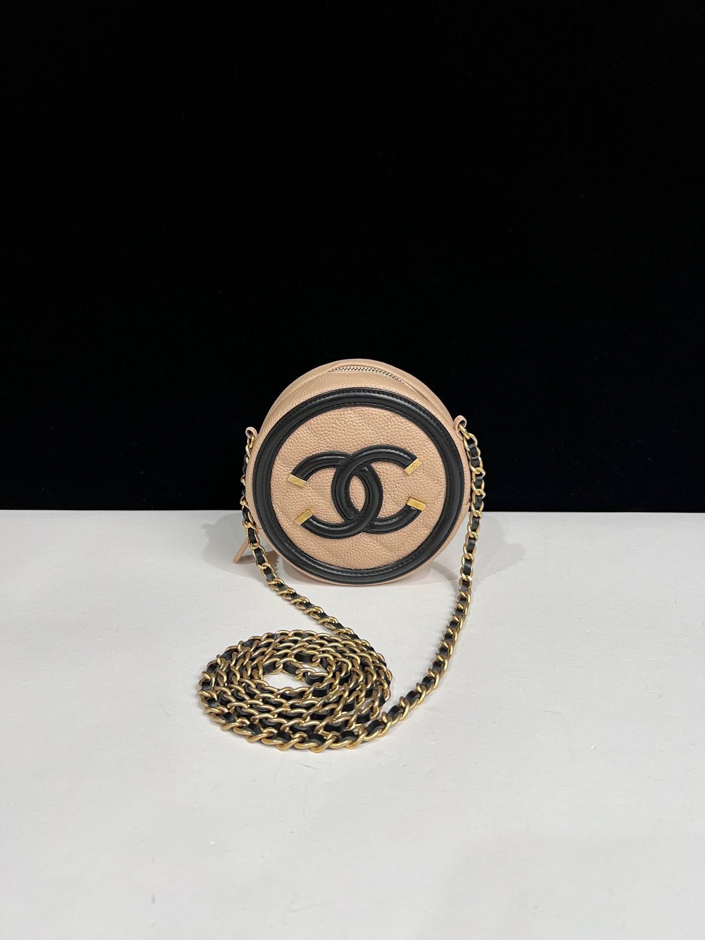 Chanel Pre-loved Bag Very good condition Size ONE SIZE - 1 Thumbnail