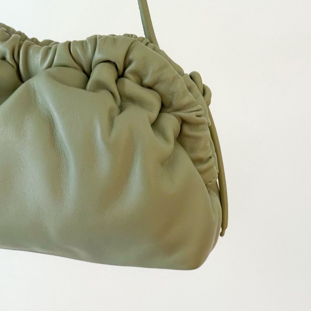 Mansur Gavriel NWT Mansur Gavriel Mini Cloud Clutch Sage Green Convertible Size ONE SIZE - 4 Thumbnail