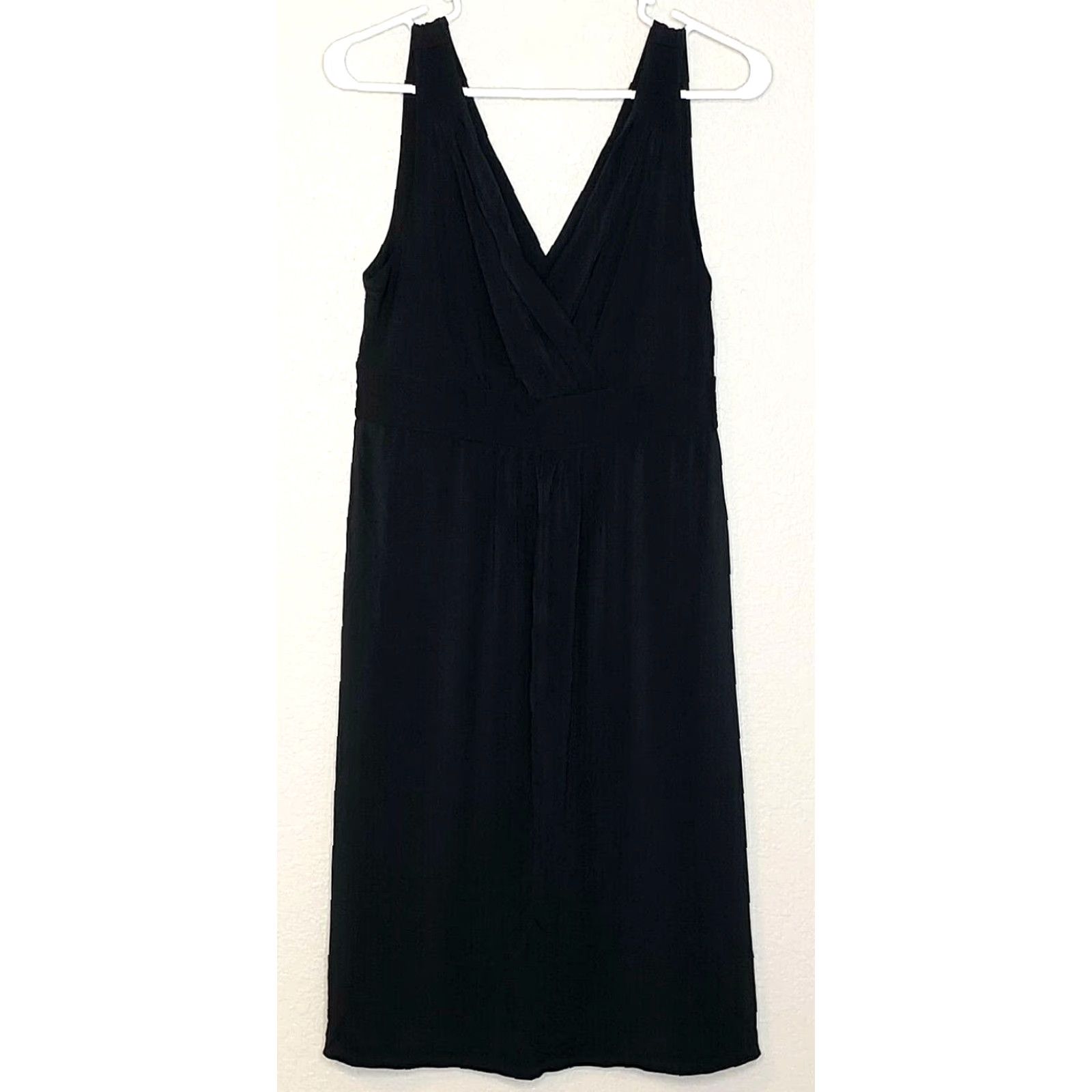 Elie Tahari Elie Tahari Dress Womens Medium Black Sleeveless V-Neck/Back Knee Length Shift Size M / US 6-8 / IT 42-44 - 2 Thumbnail