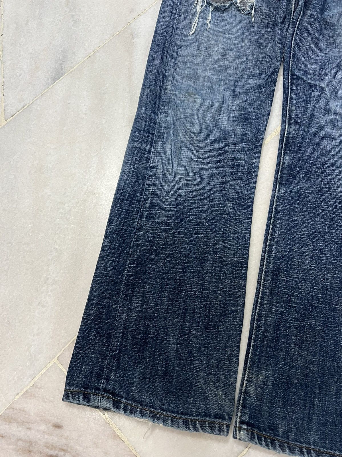 Levi's × Levi's Vintage Clothing 💥Rare 90’s style Levis 501 Kurt Corbain Distress Washed Jean Size US 31 - 4 Thumbnail