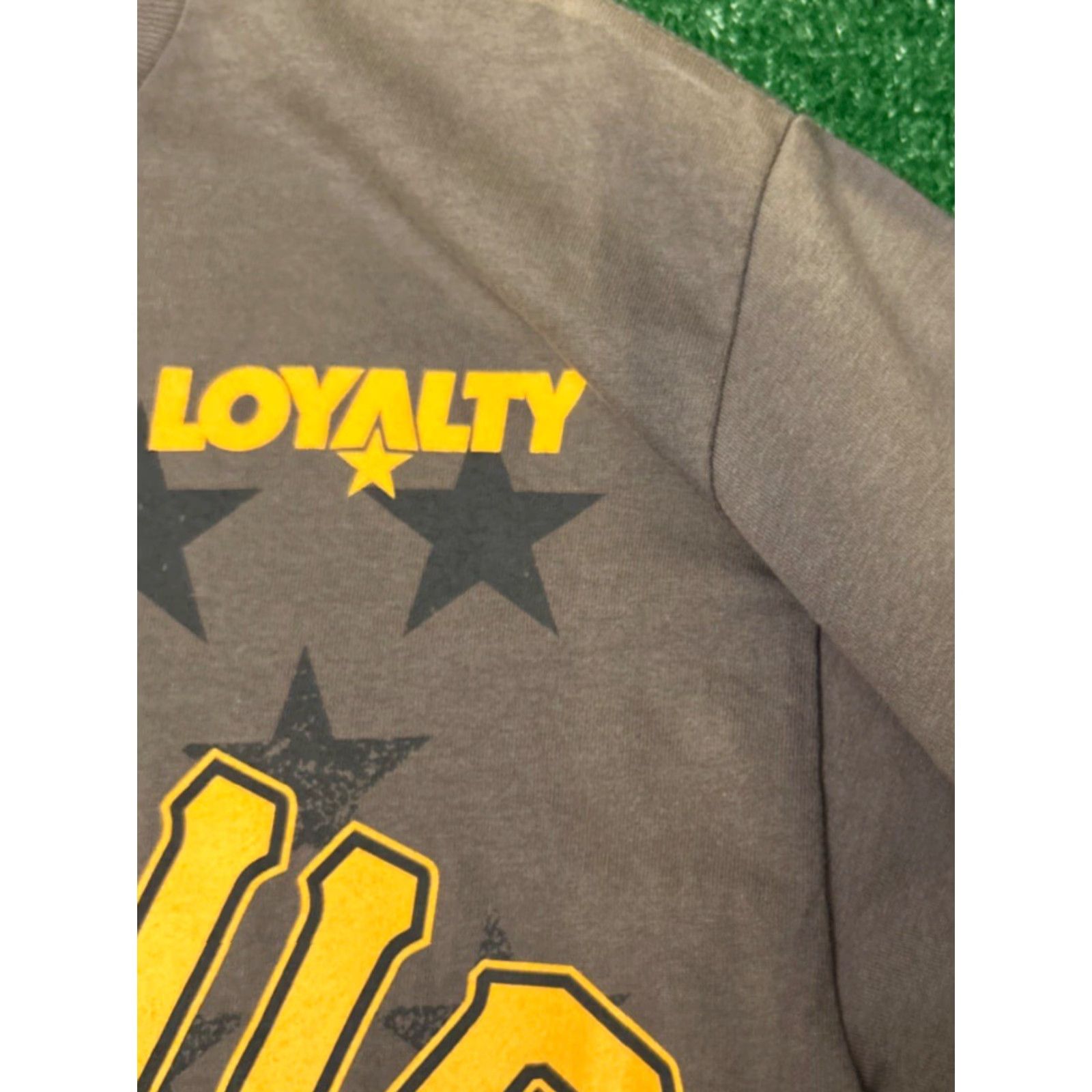 Barker VINTAGE Famous Stars & Straps Stars Loyalty Shirt Mens M Gray NWT Travis Barker Modern Y2K Grunge Hip Hop Punk Music Shirt Mens M Size US M / EU 48-50 / 2 - 4 Thumbnail