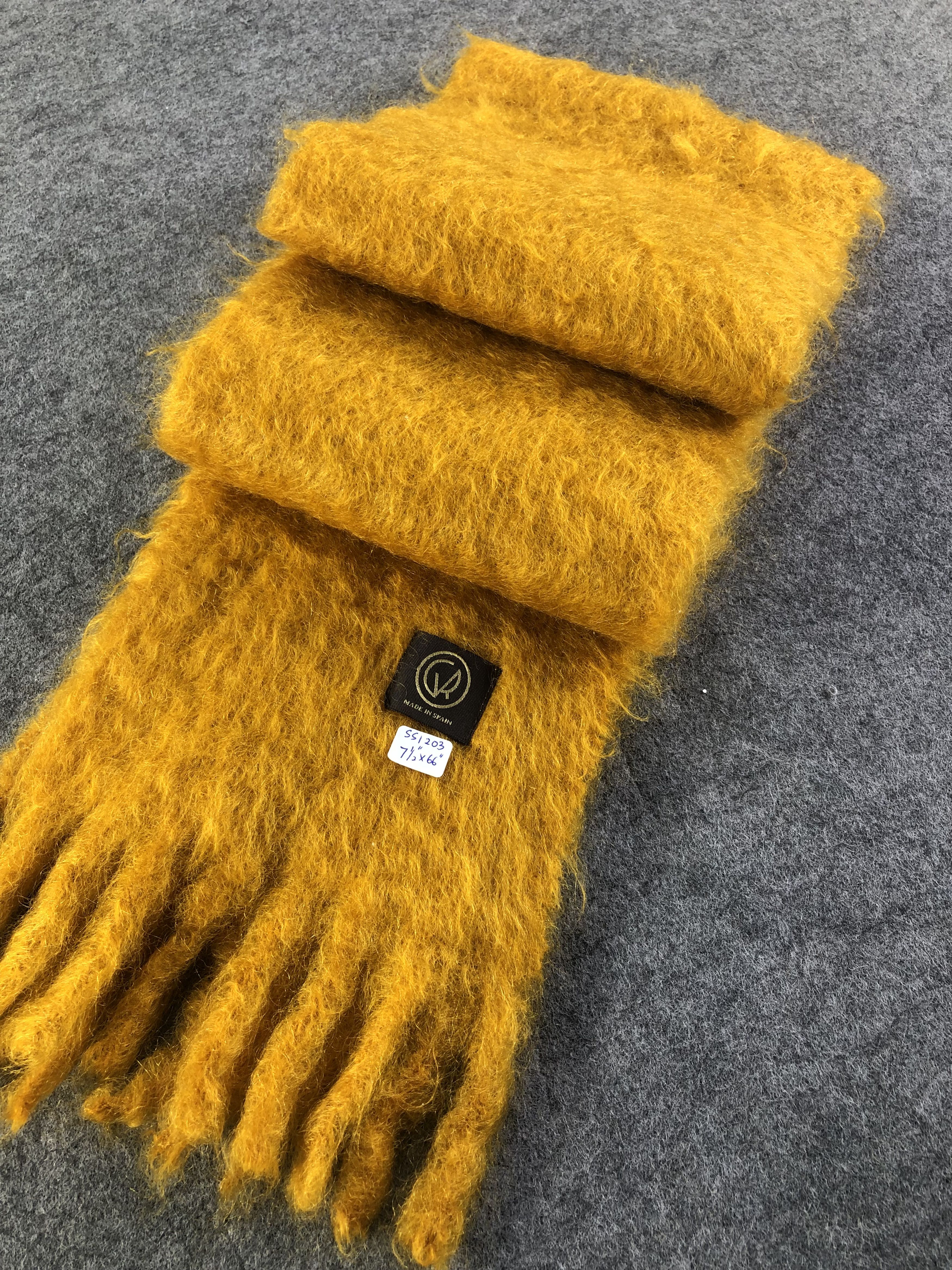 Vintage GR CRAZY Yellow Mohair Scarf / Muffler / Neckwear Size ONE SIZE - 3 Thumbnail