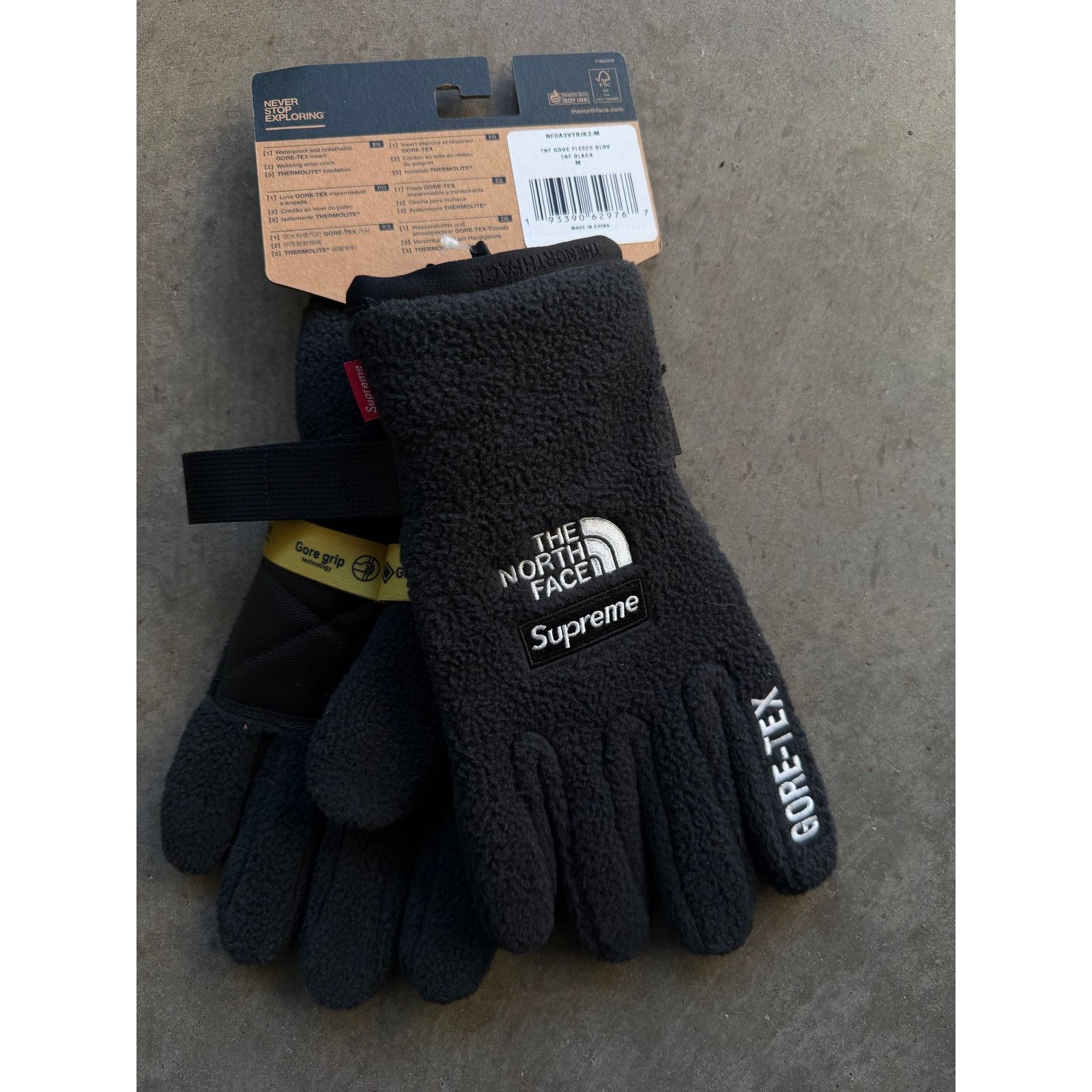 Supreme NWT Supreme x The North Face RTG Fleece Gloves Black Size ONE SIZE - 6 Thumbnail