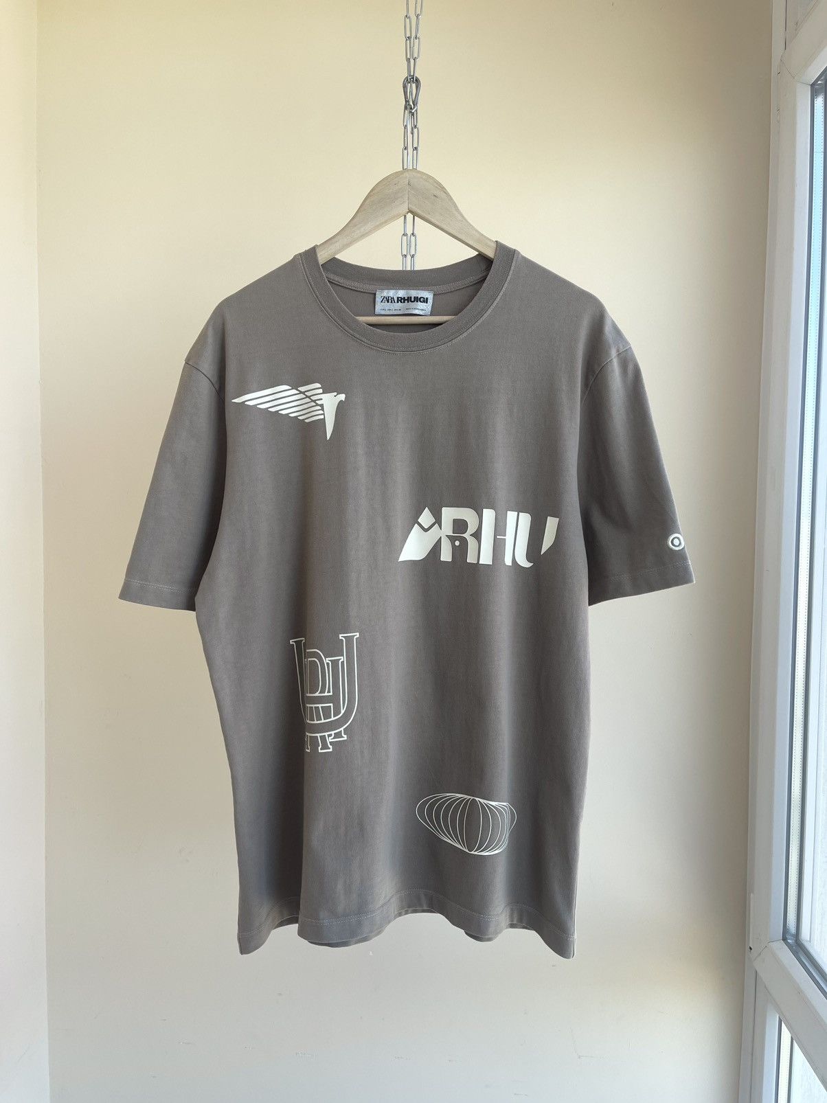 Saruwa2♡ Stanley Kubrick 2001: A Space Odyssey x Zara Graphic | Depop