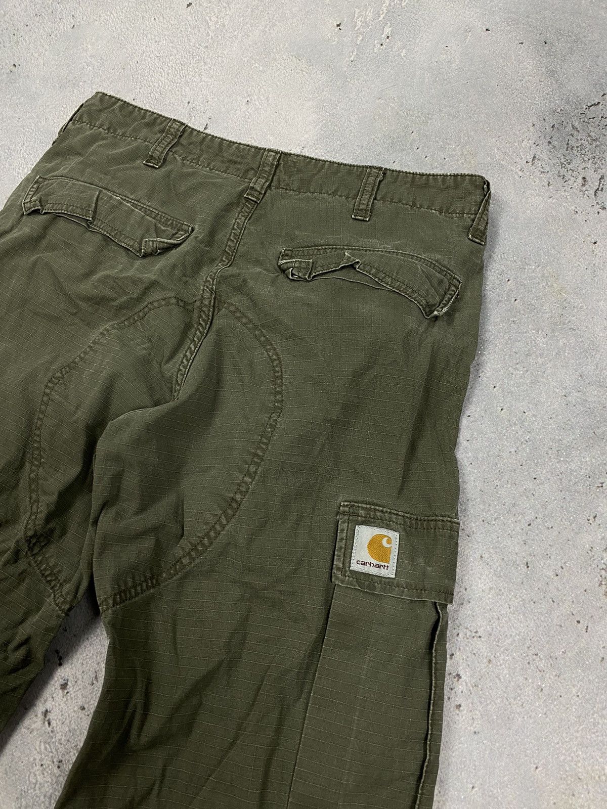 Carhartt Carhartt cargo pants khaki Size US 29 - 2 Thumbnail