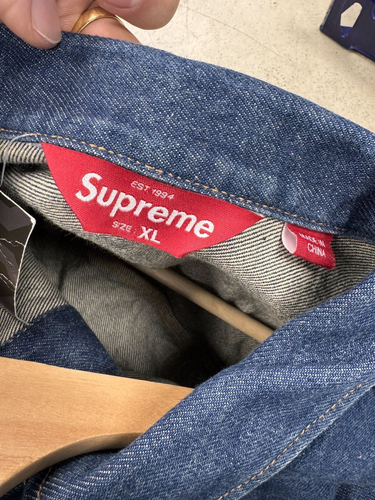 Supreme Supreme Shibori Denim Trucker Jacket (Indigo) Size US XL / EU 56 / 4 - 3 Thumbnail