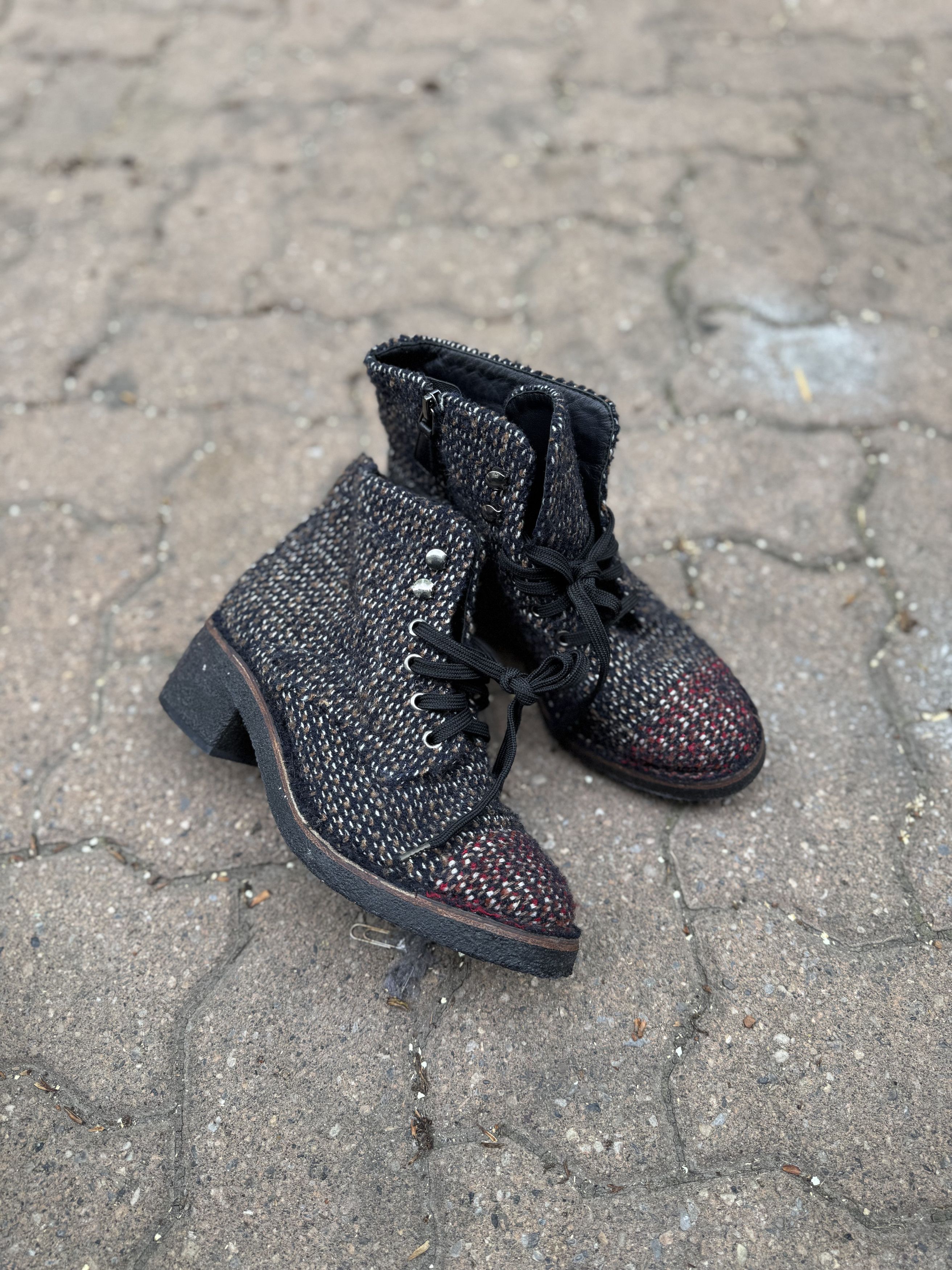 Chanel Chanel Tweed Boots Size US 8 / IT 38 - 1 Thumbnail