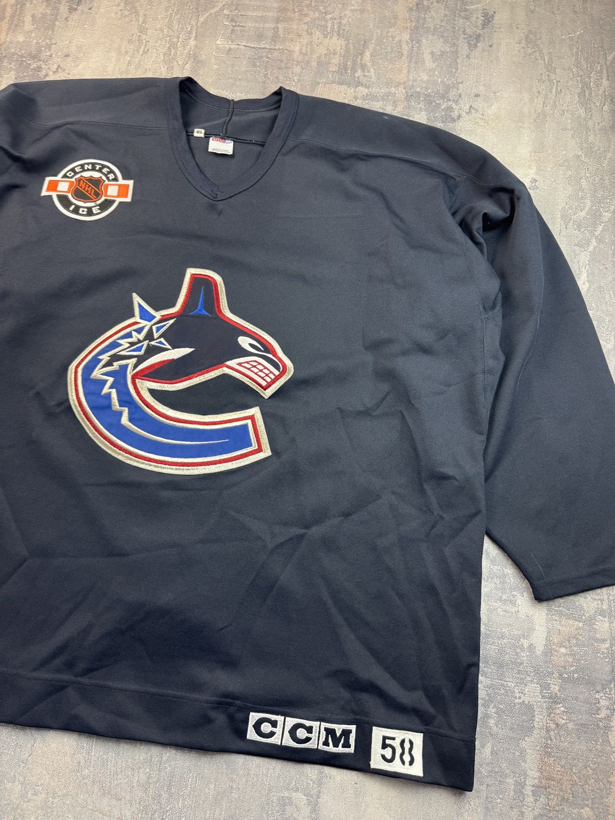 Ccm Vintage Vancouver Canucks NHL Hockey Jersey Size US XXL / EU 58 / 5 - 2 Thumbnail