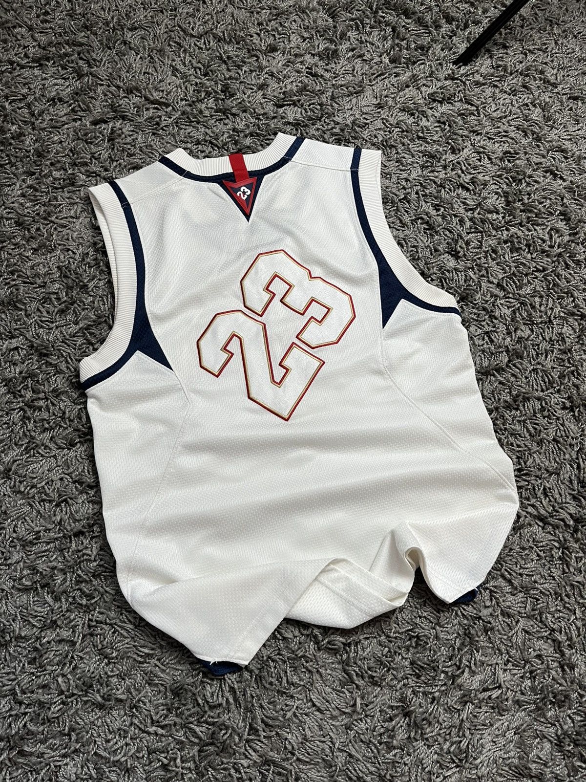Nike Vintage 00s Jordan Brand Embroidered Mesh Basketball Jersey Size US S / EU 44-46 / 1 - 7 Thumbnail