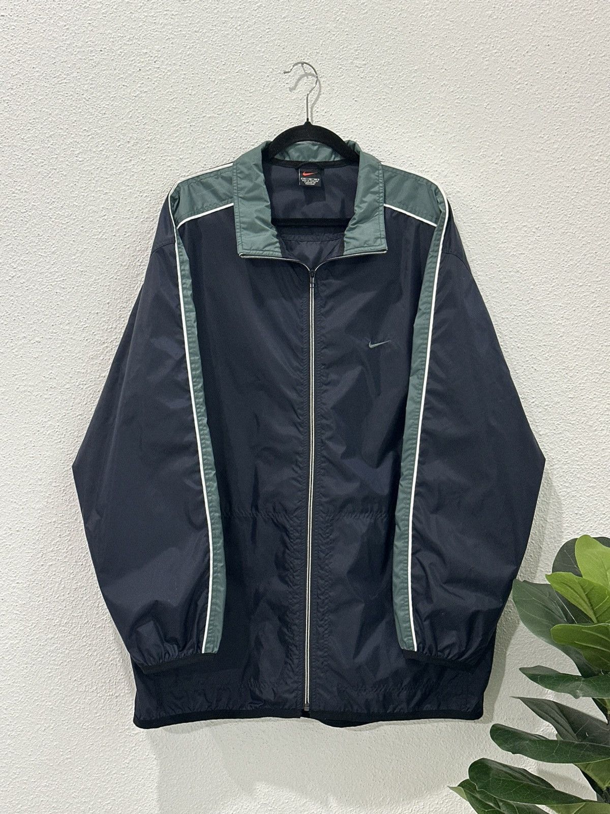 Nike Vintage 90s Nike Windbreaker Jacket Navy XL Size US XL / EU 56 / 4 - 1 Thumbnail