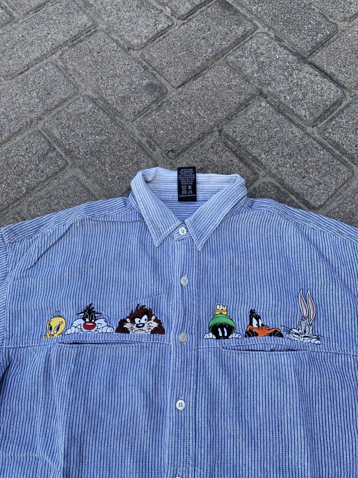 Warner Bros Vintage Warner Bros Button Down Shirt Embroidery Size US L / EU 52-54 / 3 - 3 Thumbnail