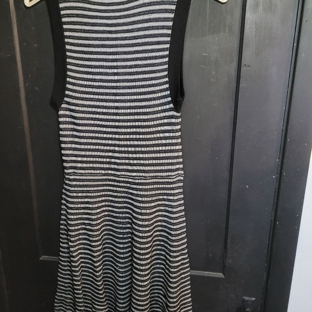 Lord & Taylor Lord & Taylor nwot Size S/P, knit , striped dress Size XS / US 0-2 / IT 36-38 - 4 Thumbnail