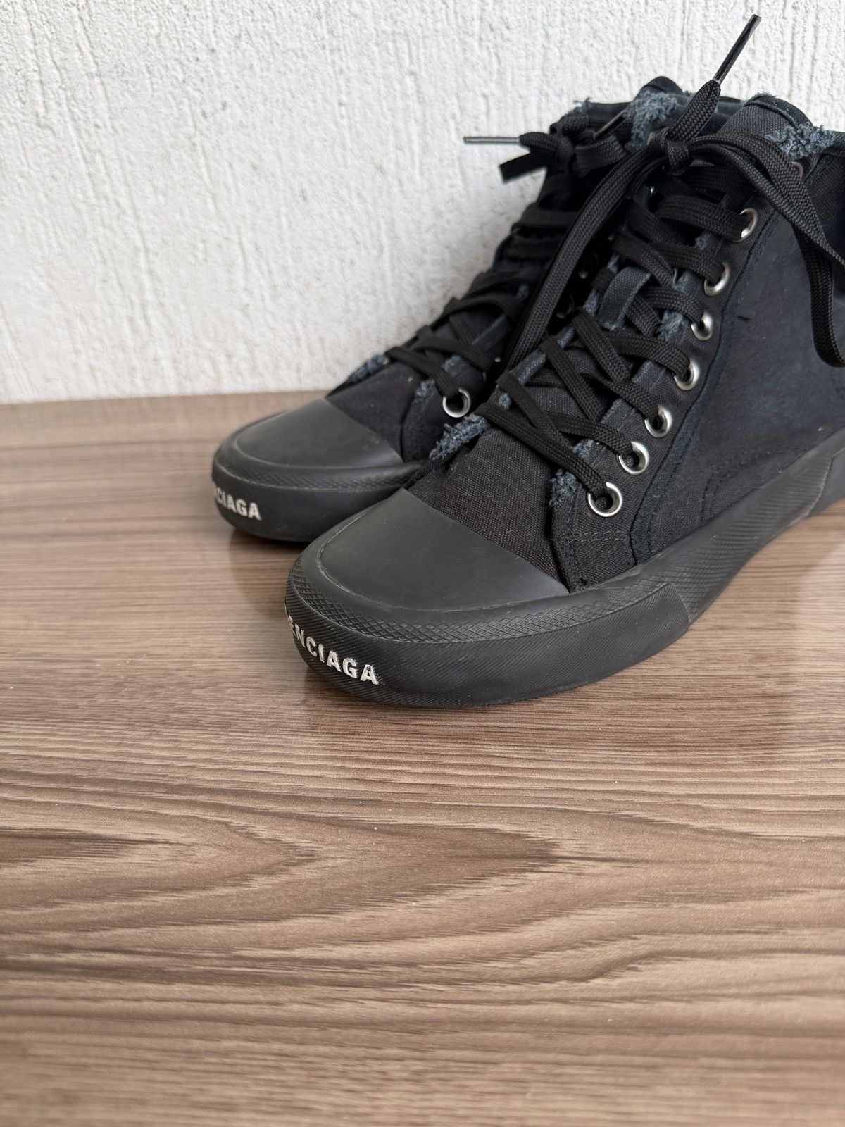 Balenciaga Distress paris sneaker Size US 7 / IT 37 - 2 Thumbnail