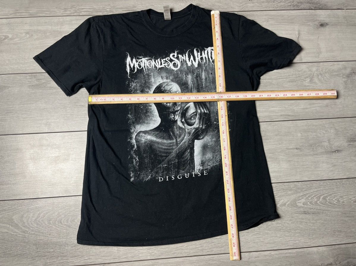 Band Tees Motionless in white Tshirt rock band size XLarge Size US XL / EU 56 / 4 - 5 Thumbnail