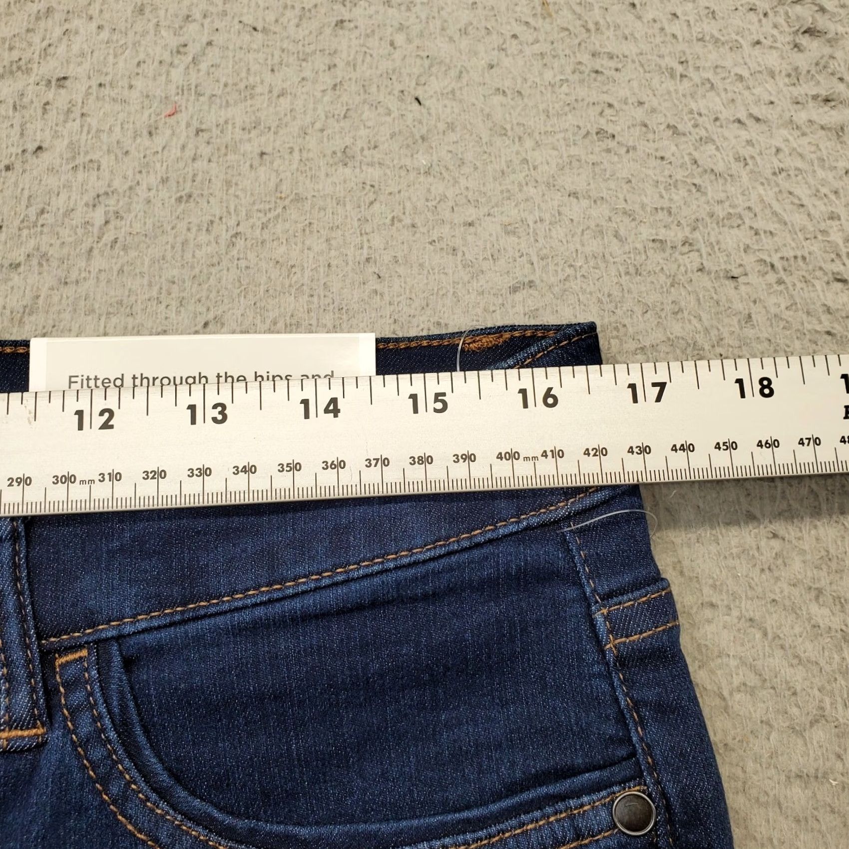 Vintage Christopher & Banks Cropped Jeans Womens Size 10P Blue Denim Mid Rise Shaped Fit Jeans Size 32" / US 10 / IT 46 - 5 Thumbnail