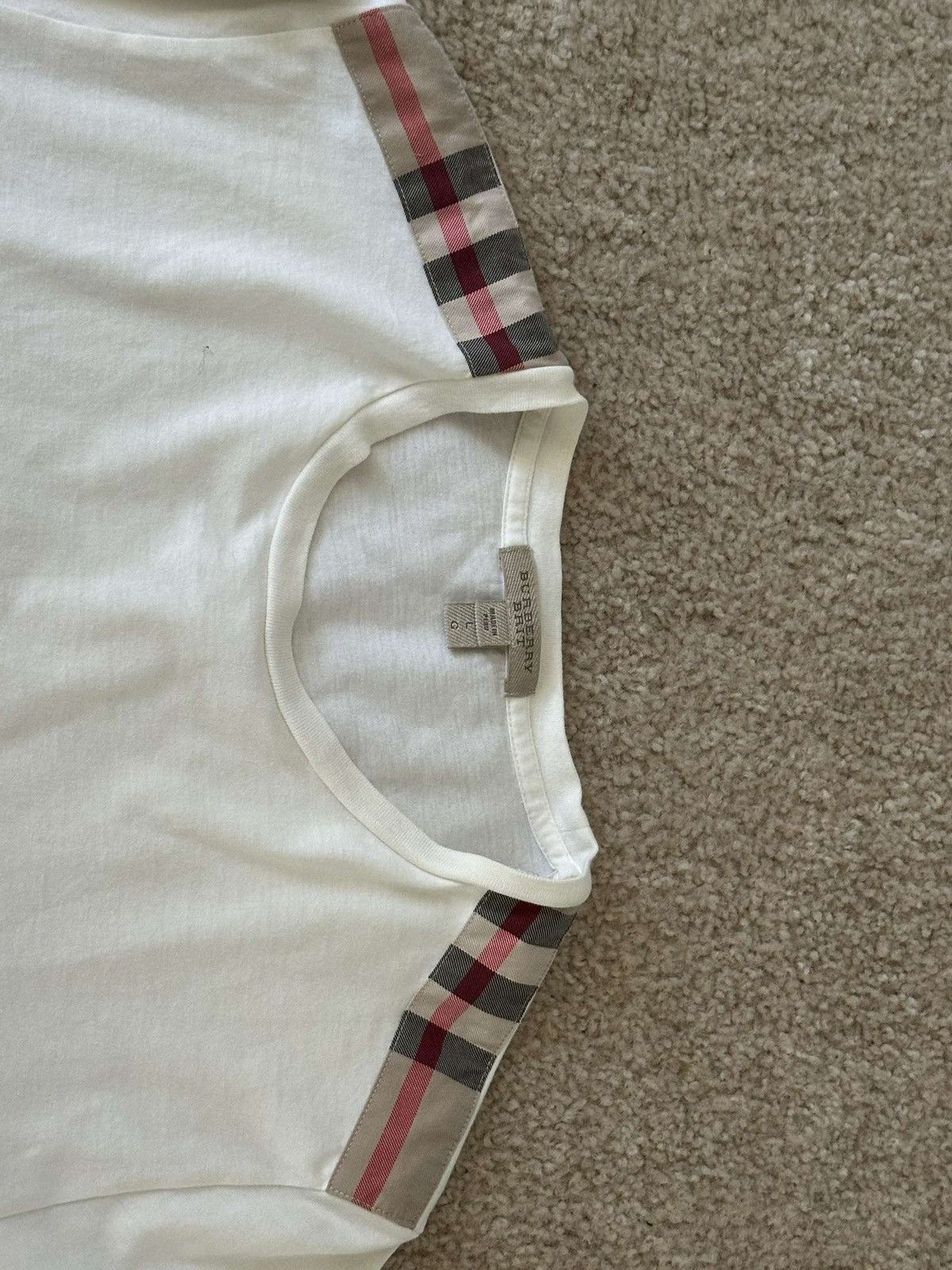 Burberry Burberry Brit Shoulder Plaid White T shirt Size L Size US M / EU 48-50 / 2 - 3 Thumbnail