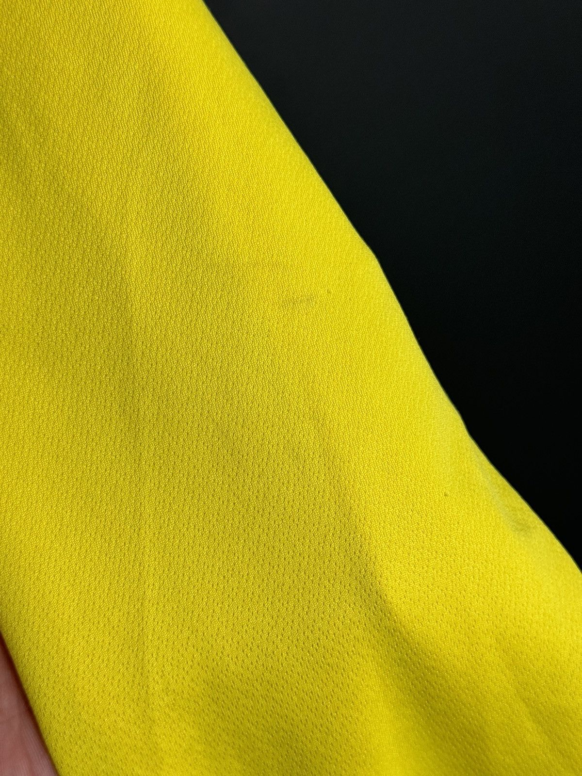 Errea Norwich City 12/13 Home Football Long Sleeve Jersey Size US M / EU 48-50 / 2 - 15 Thumbnail