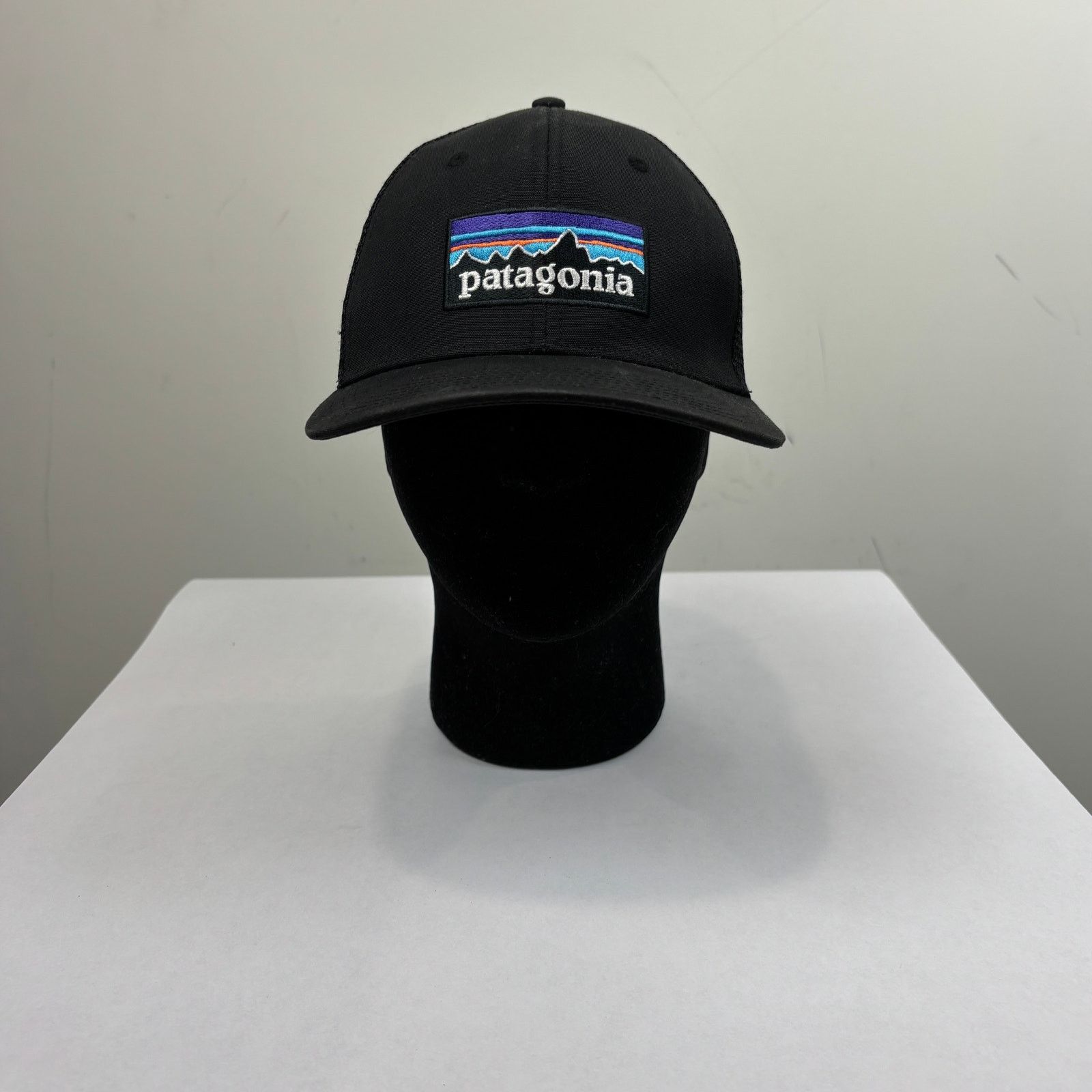 Patagonia Patagonia P-6 Logo Mesh Trucker Hat Snapback Gorpcore Size ONE SIZE - 2 Thumbnail