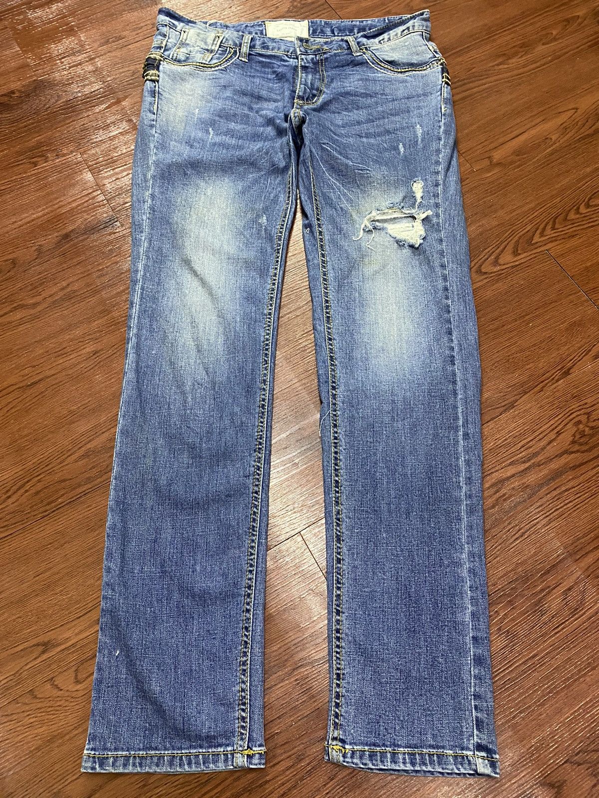 Japanese Brand Japanese Brands Lolita Y2K Distressed Skinny Jeans Size US 32 / EU 48 - 1 Thumbnail