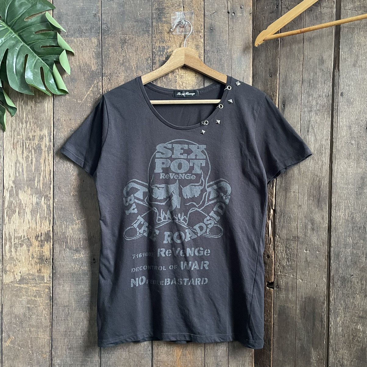 Vintage Sexpot Revenge Tshirt
