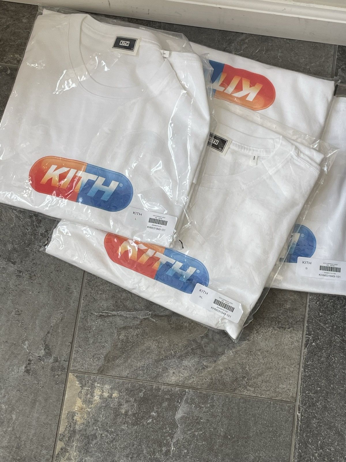 Kith KITH PILL CAPSULE LOGO TEE - WHITE - S Size US S / EU 44-46 / 1 - 4 Thumbnail