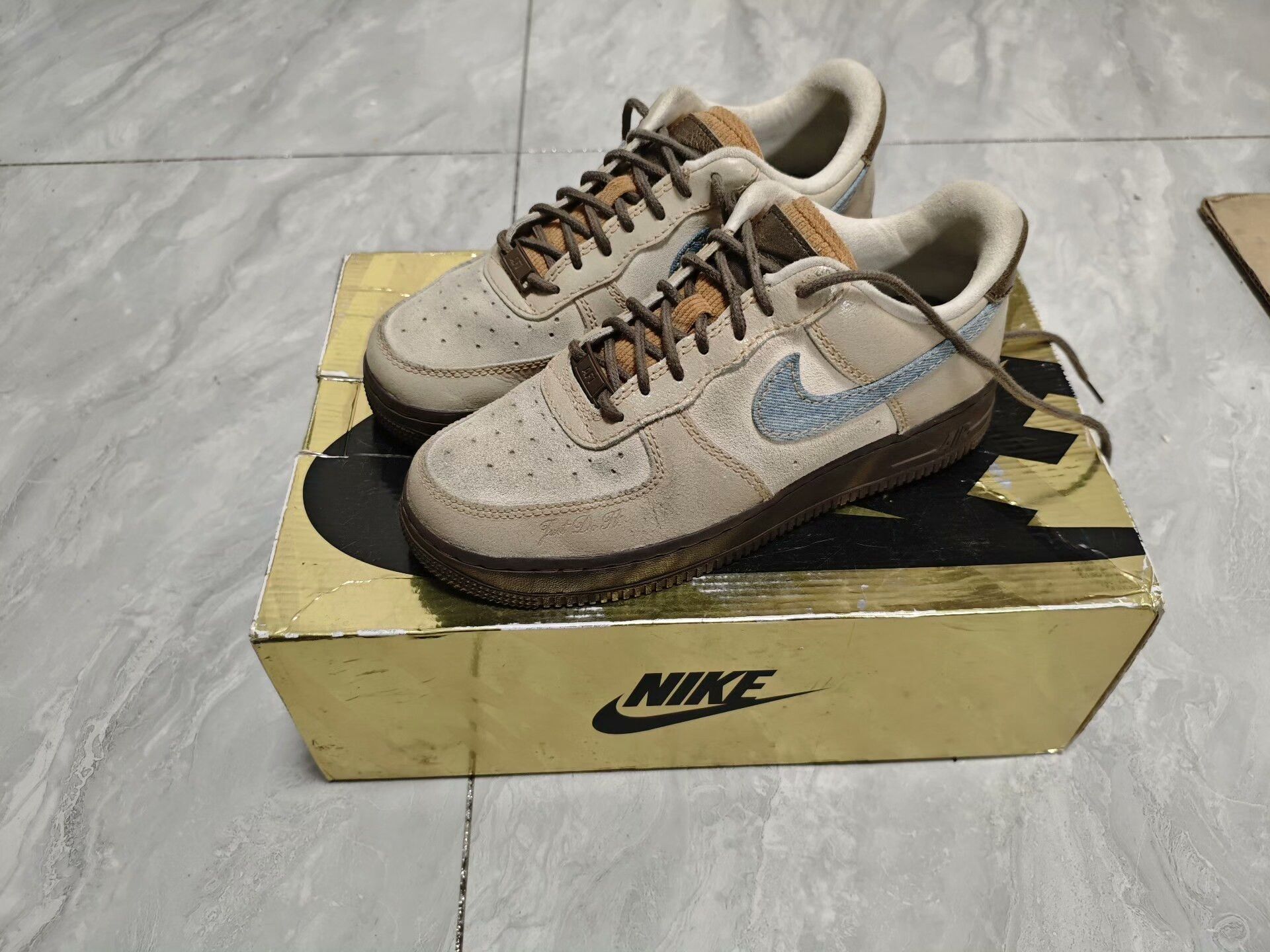 Nike Nike Blue Lowtop Sneakers us_8-5 Women Size US 8.5 / IT 38.5 - 1 Thumbnail
