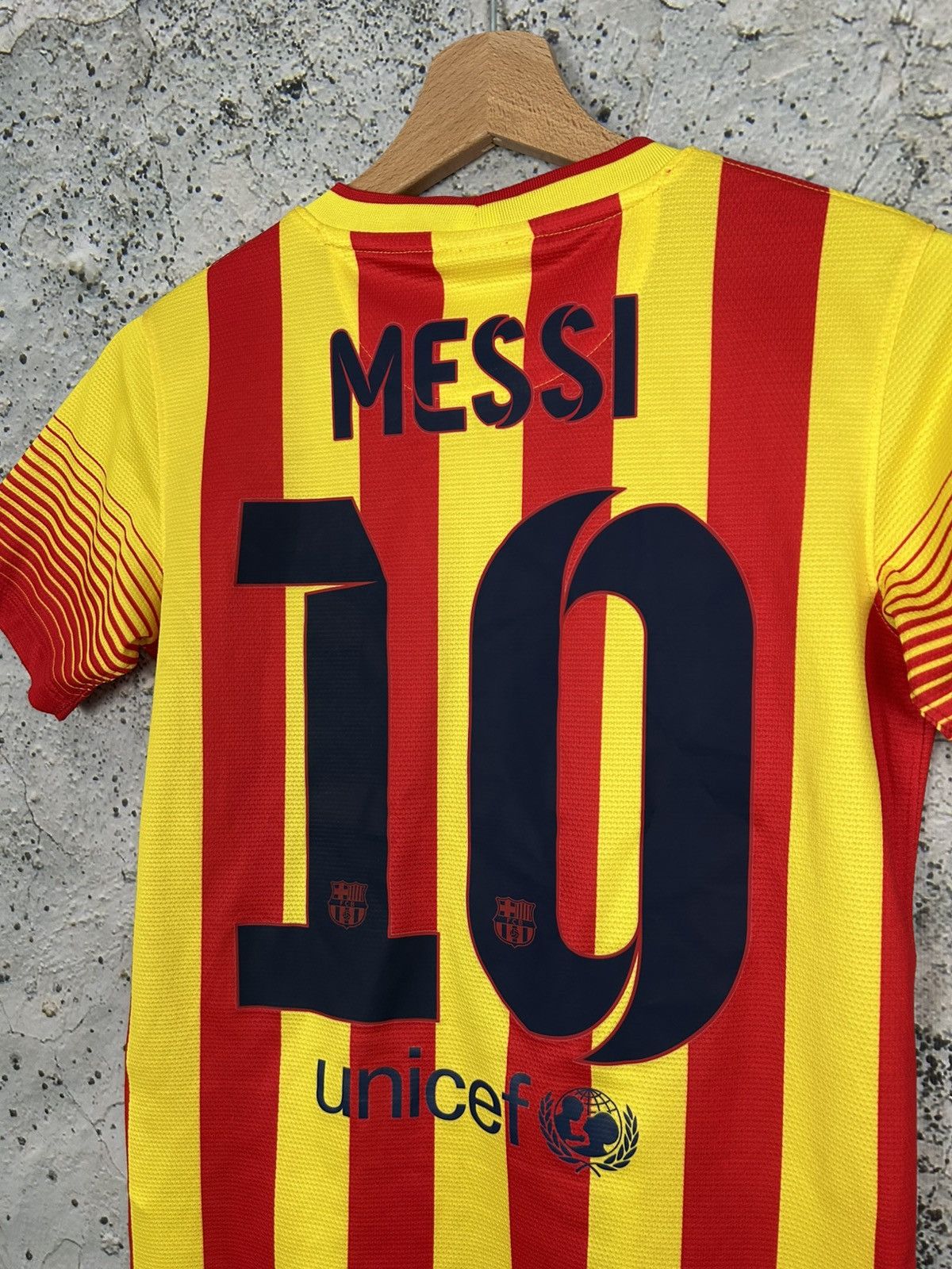 Nike Messi FC Barcelona Soccer Jersey Nike Football Sport Rare Size US XS / EU 42 / 0 - 5 Thumbnail