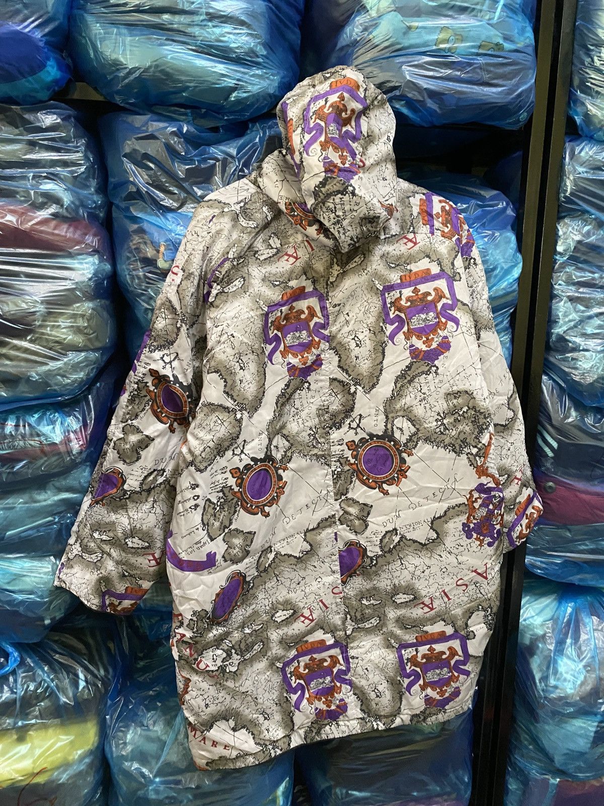 Vintage Vintage Map Print Oversized Puffer Jacket Style Unisex Coat Size US L / EU 52-54 / 3 - 10 Thumbnail