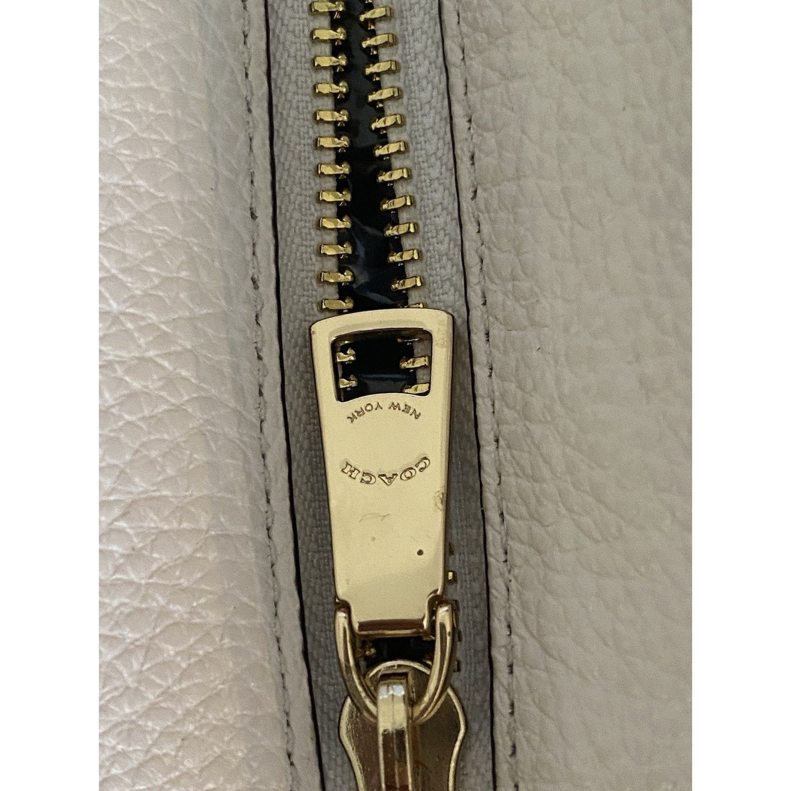 Coach Coach Elle Chain Tote Bag sz med Leather Size ONE SIZE - 12 Thumbnail