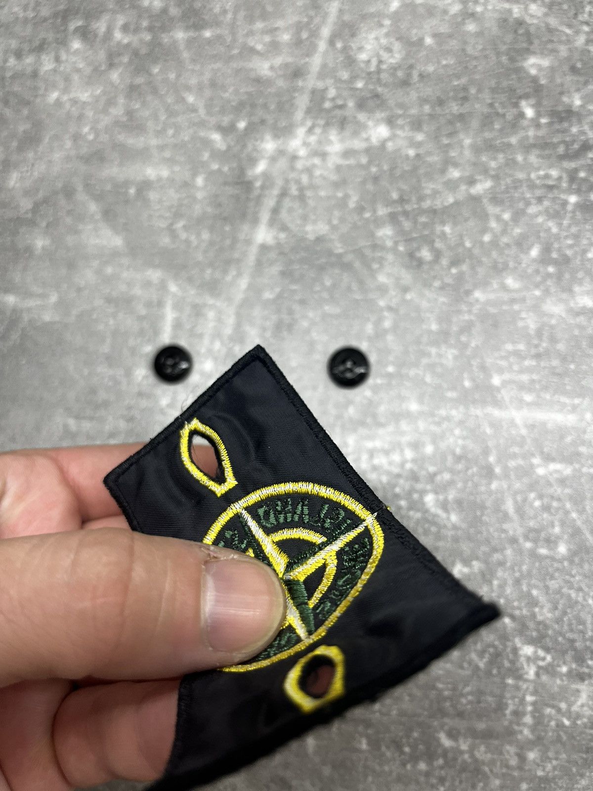 Stone Island × Vintage Stone Island vintage badge compass patch 4 buttons Size ONE SIZE - 6 Thumbnail
