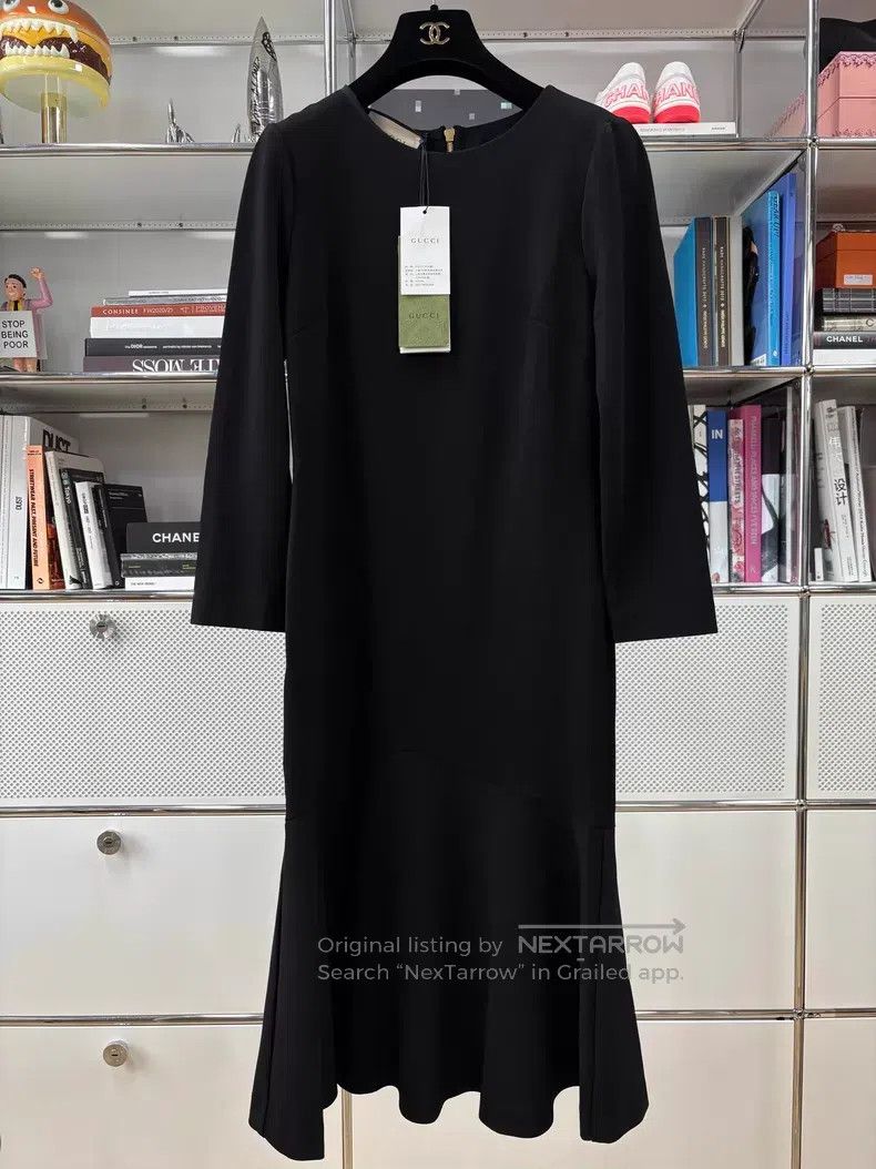 Gucci Gucci Black fishtail long skirt Size XS / US 0-2 / IT 36-38 - 1 Thumbnail